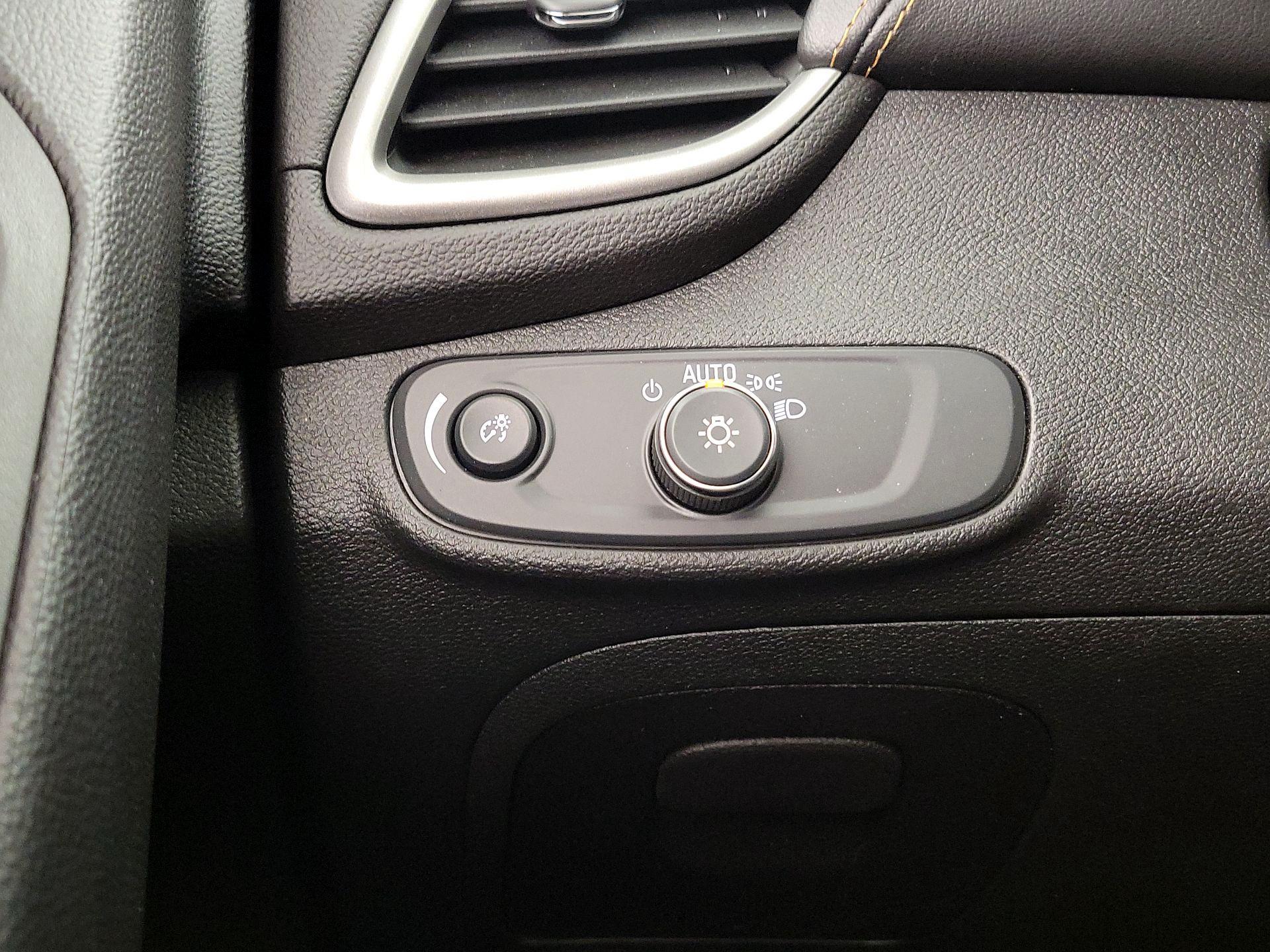 Thumbnail: 2020 Chevrolet Trax - 13