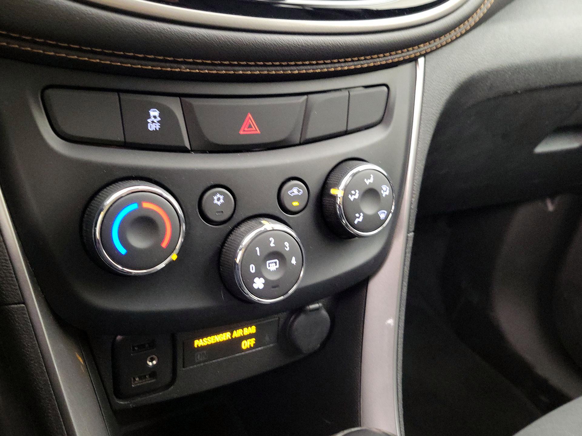 Thumbnail: 2020 Chevrolet Trax - 16