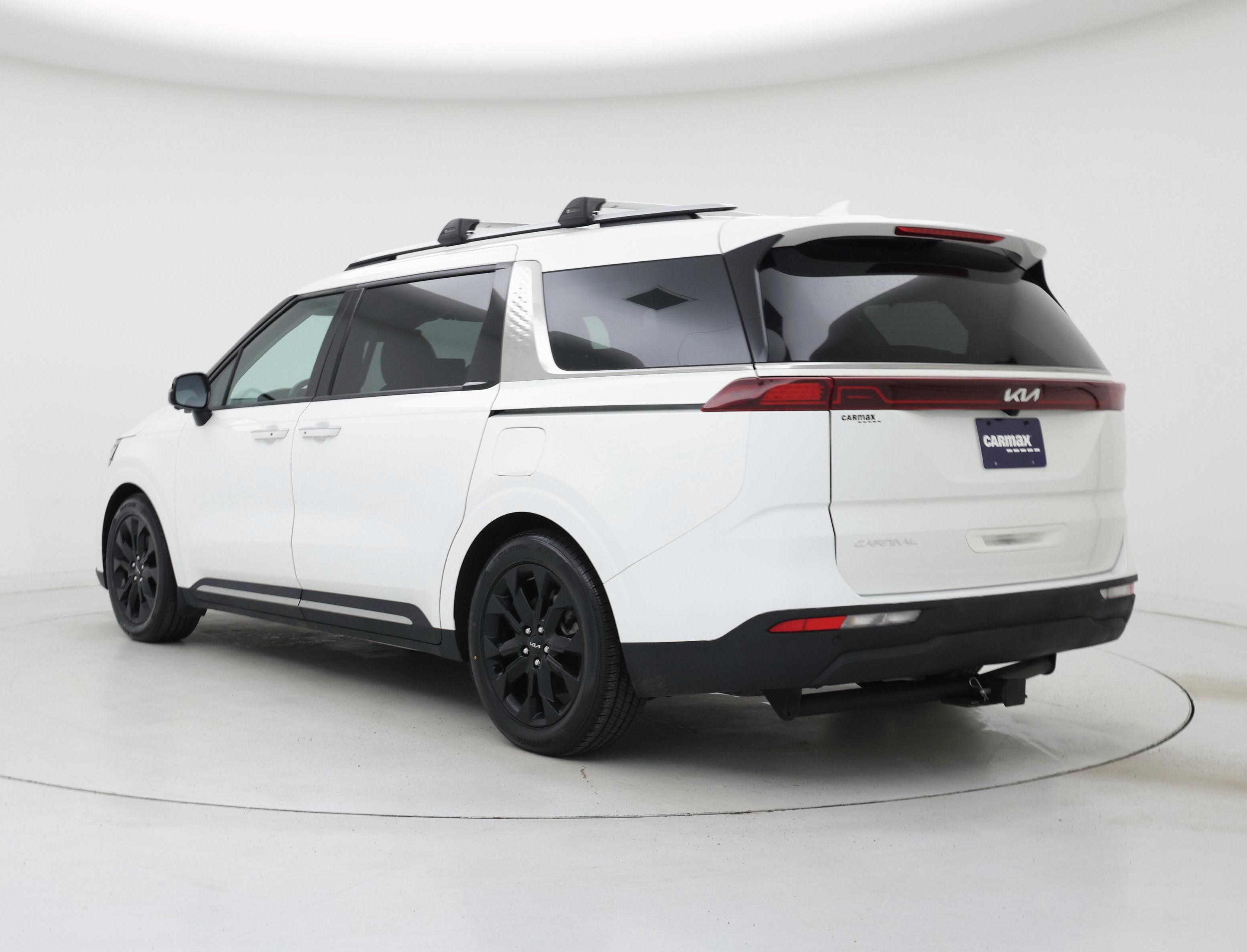 Thumbnail: 2023 Kia Carnival - 2