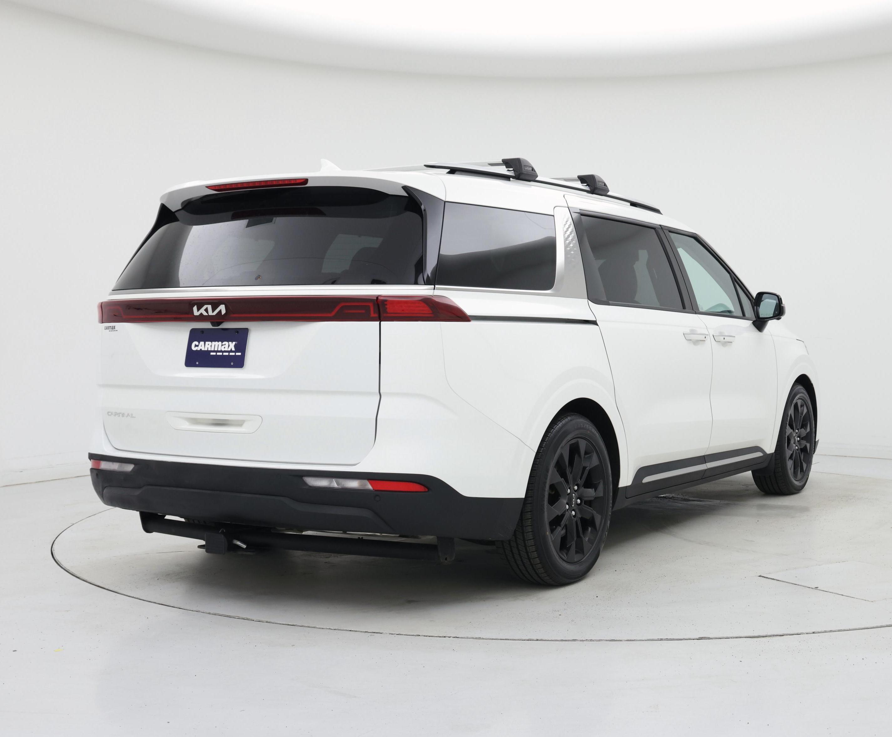 Thumbnail: 2023 Kia Carnival - 8