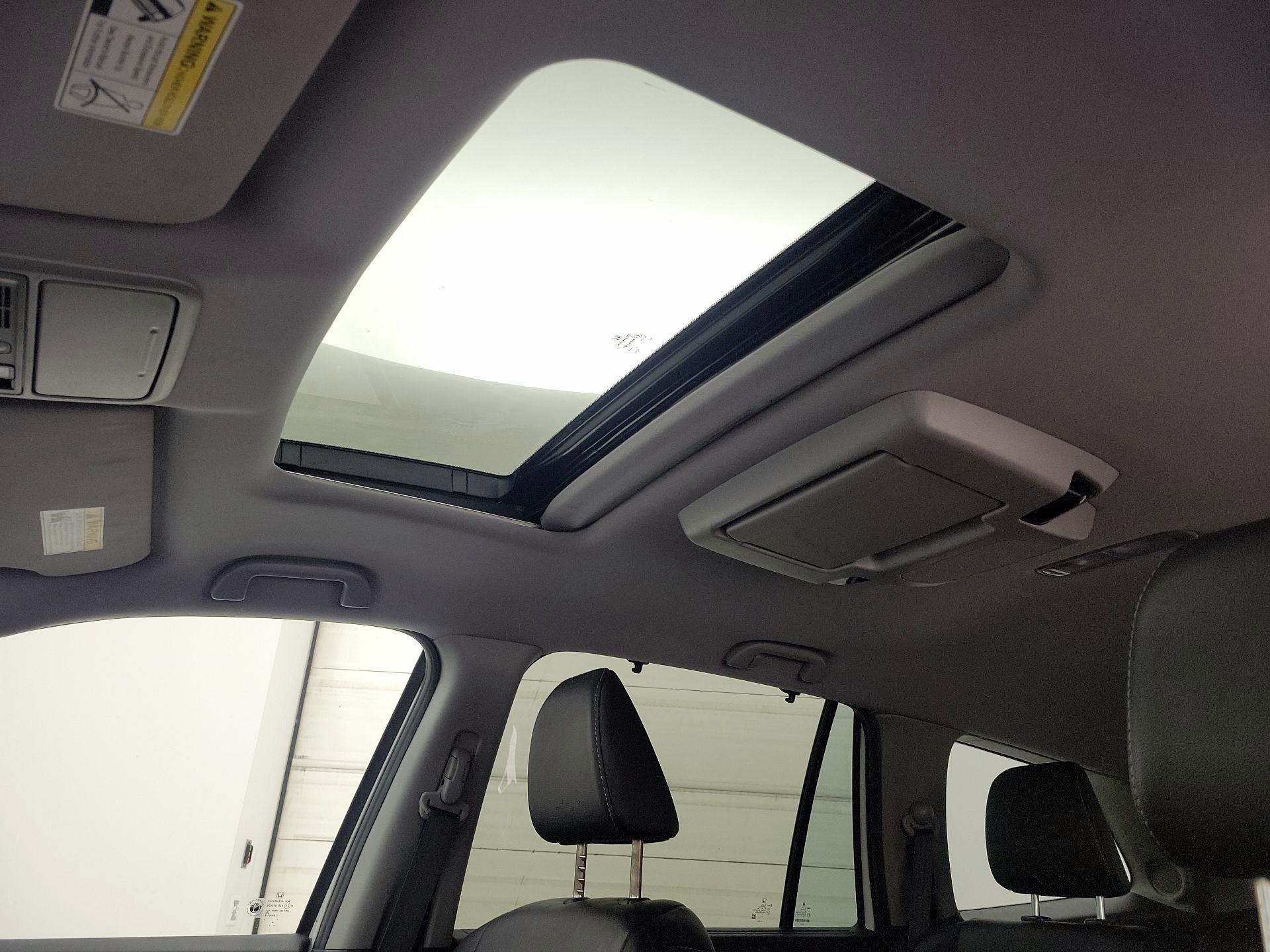 Thumbnail: 2019 Honda Pilot - 20