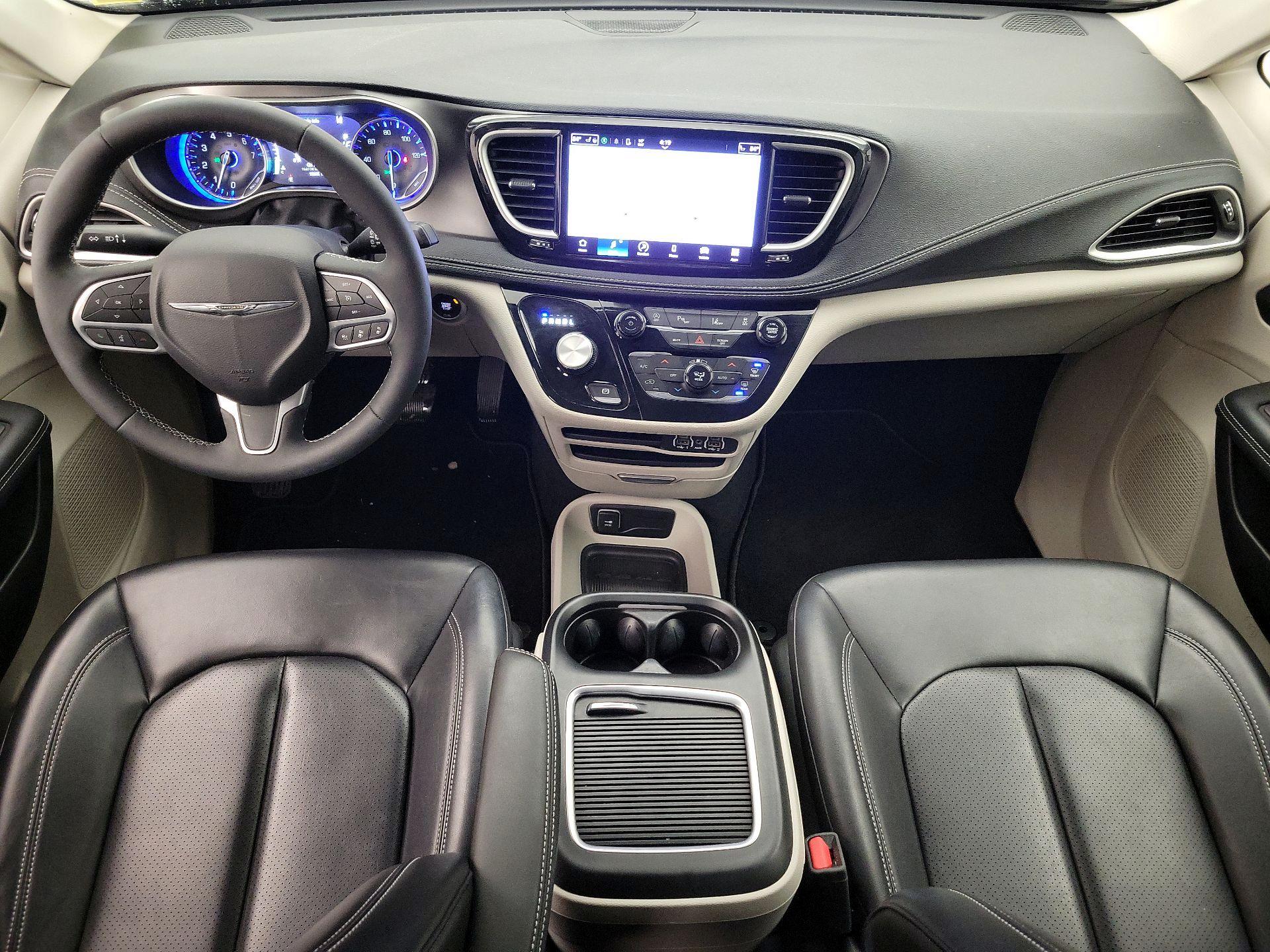 Thumbnail: 2023 Chrysler Pacifica - 9