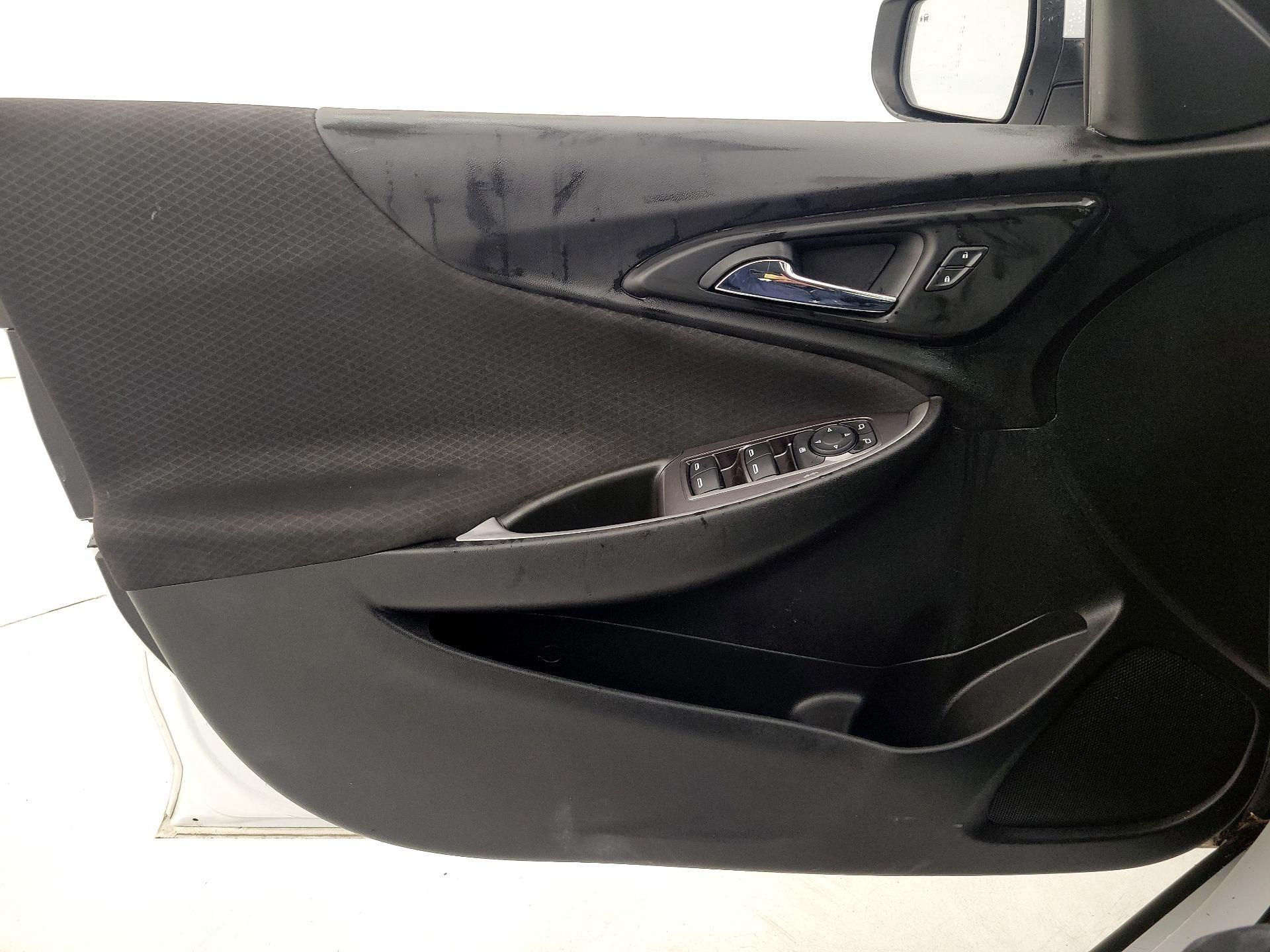 Thumbnail: 2021 Chevrolet Malibu - 12