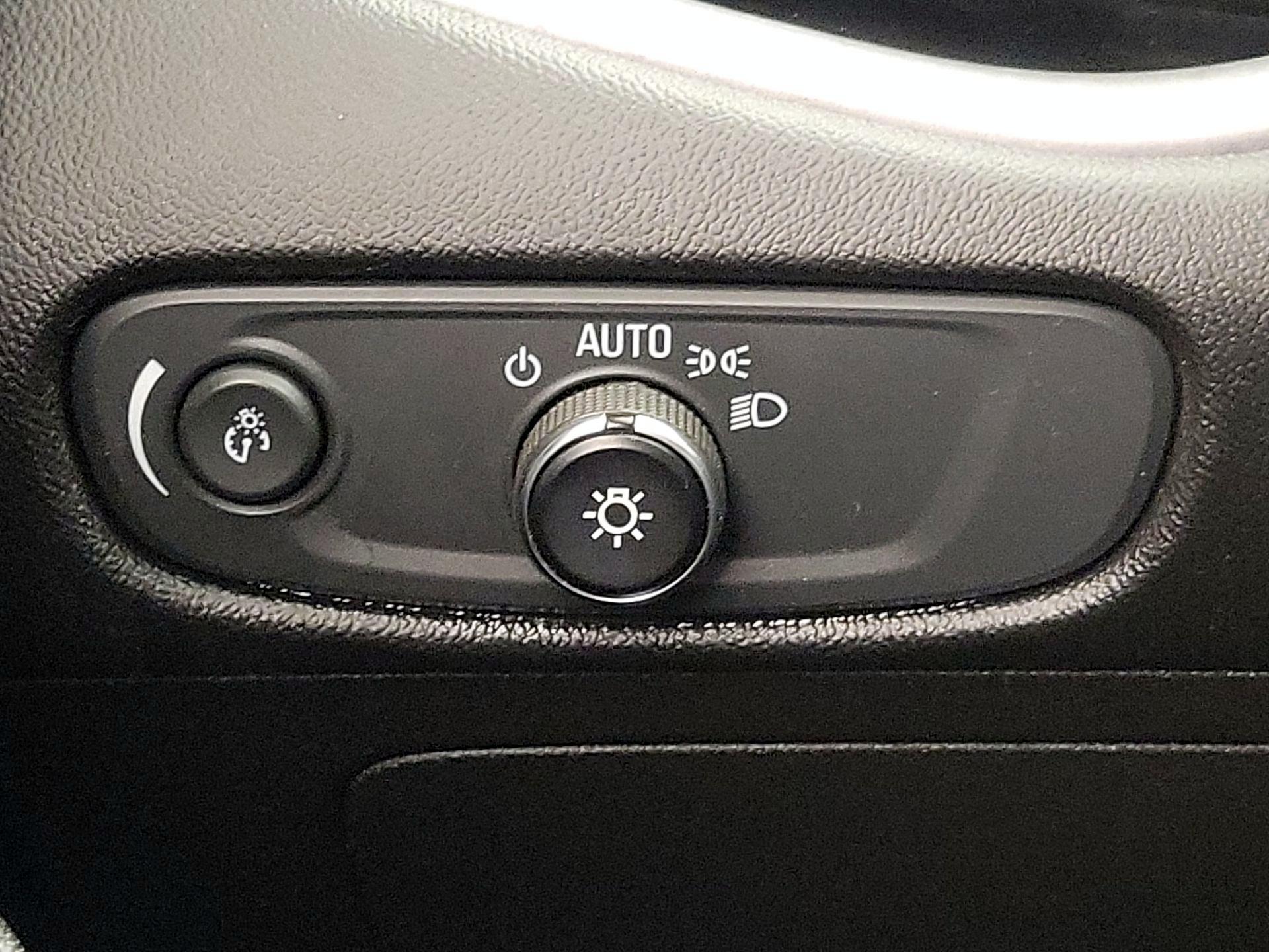 Thumbnail: 2021 Chevrolet Malibu - 13