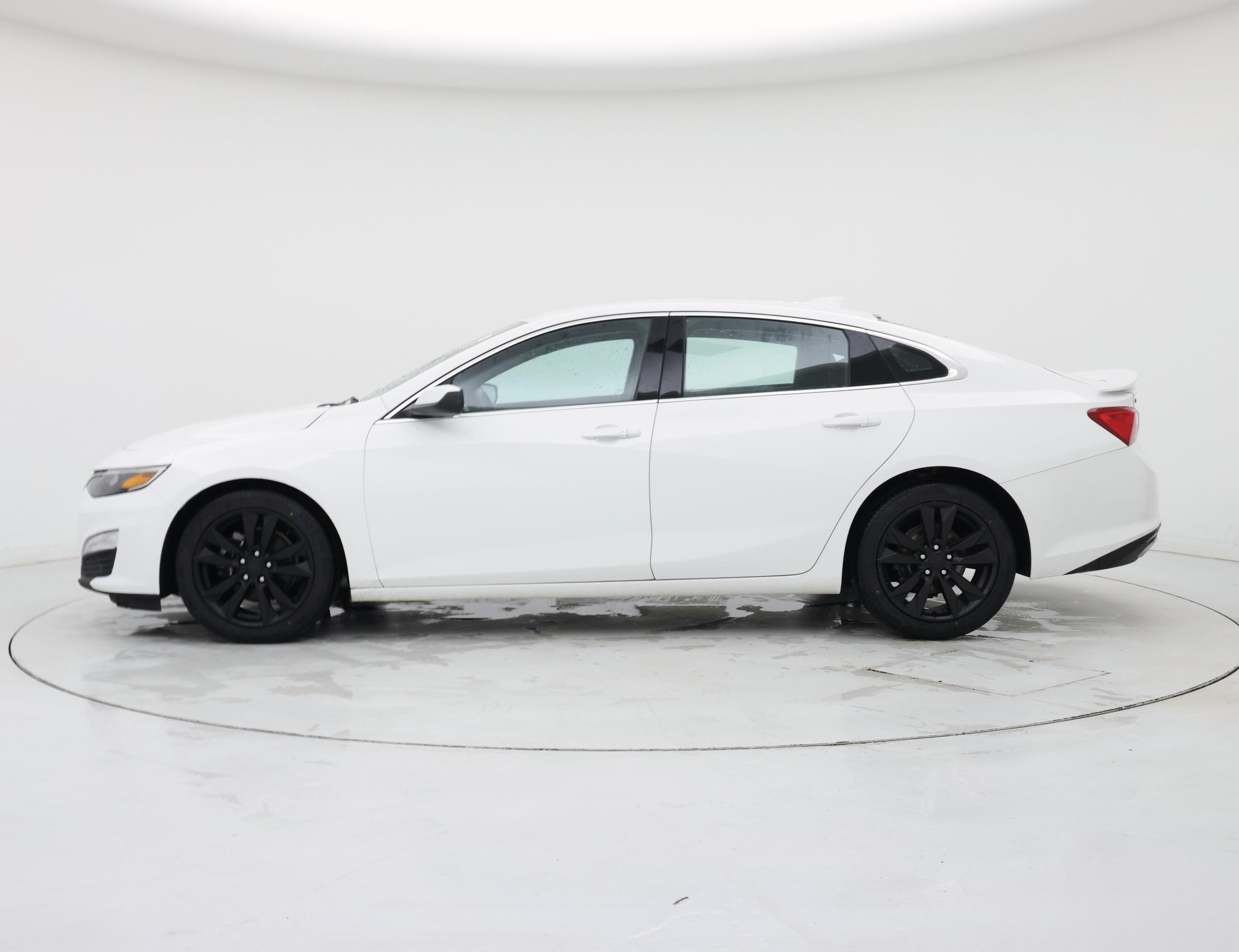 Thumbnail: 2021 Chevrolet Malibu - 3