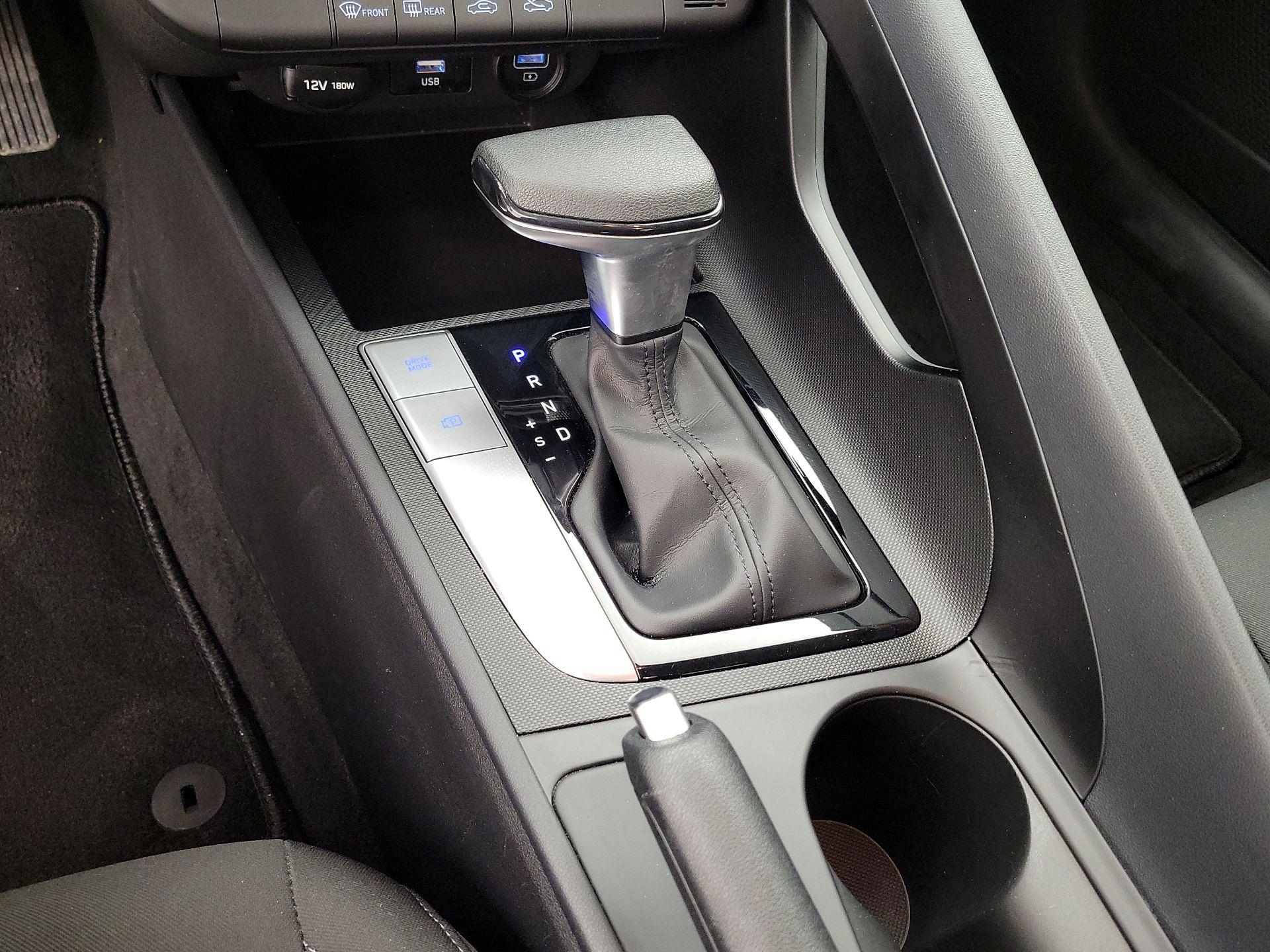 Thumbnail: 2022 Hyundai Elantra - 17