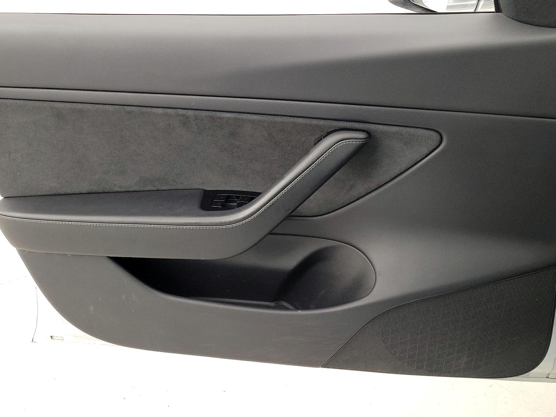 Thumbnail: 2019 Tesla Model 3 - 12