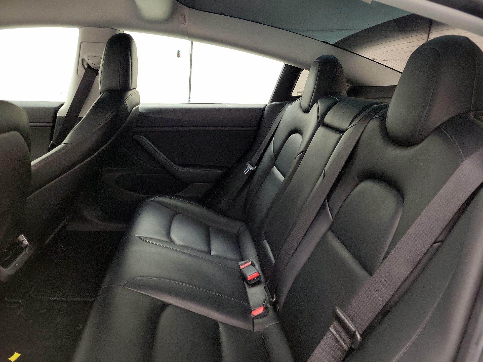 Thumbnail: 2019 Tesla Model 3 - 20