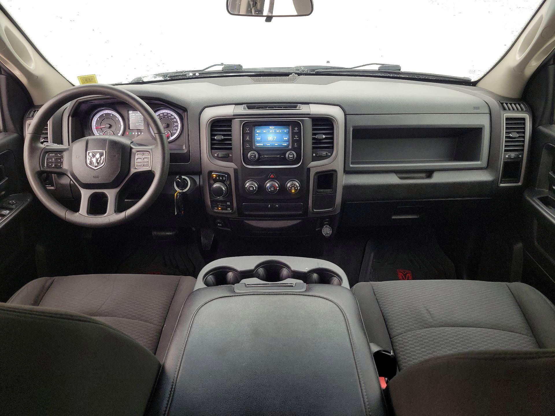 Thumbnail: 2019 RAM 1500 Classic - 9