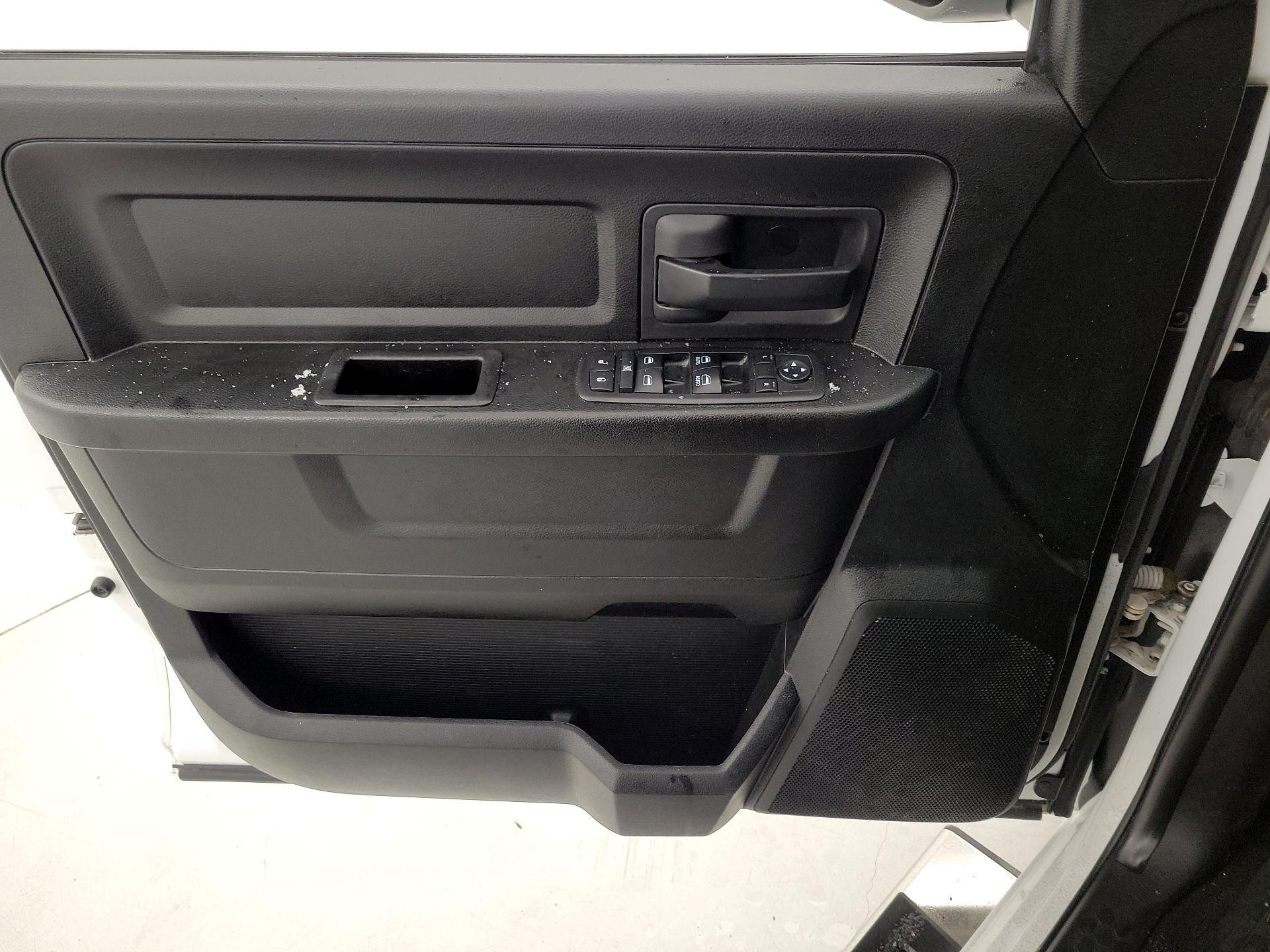 Thumbnail: 2019 RAM 1500 Classic - 12