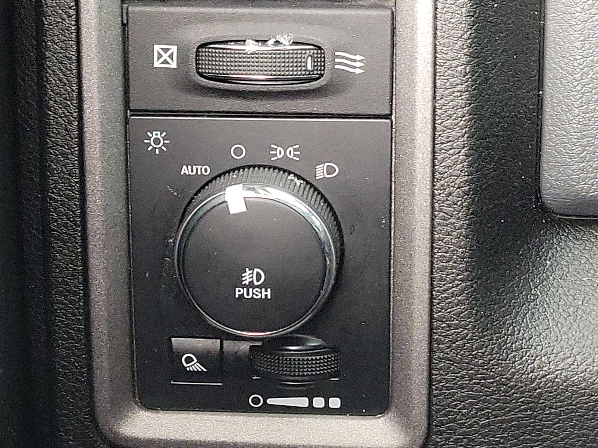 Thumbnail: 2019 RAM 1500 Classic - 13