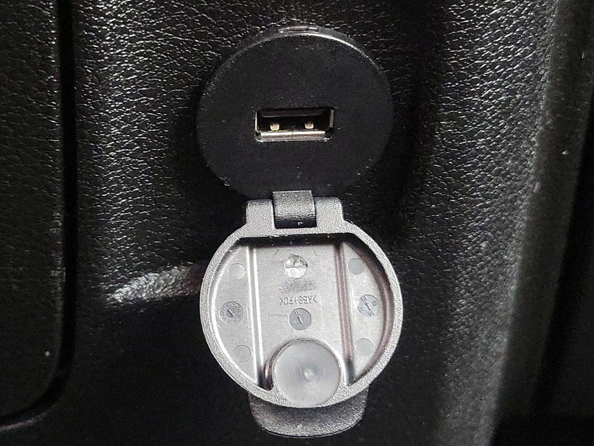 Thumbnail: 2019 RAM 1500 Classic - 18