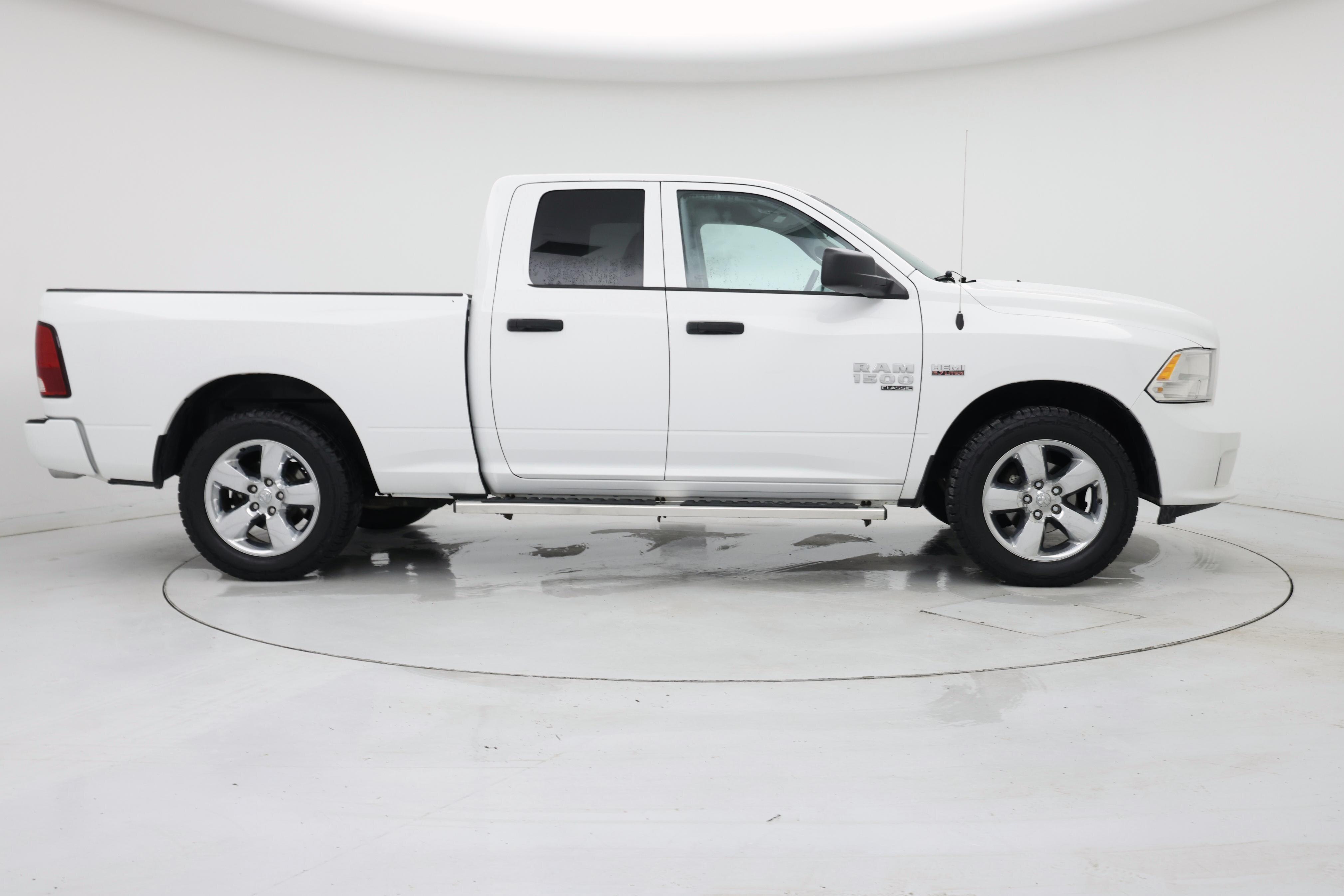 Thumbnail: 2019 RAM 1500 Classic - 7