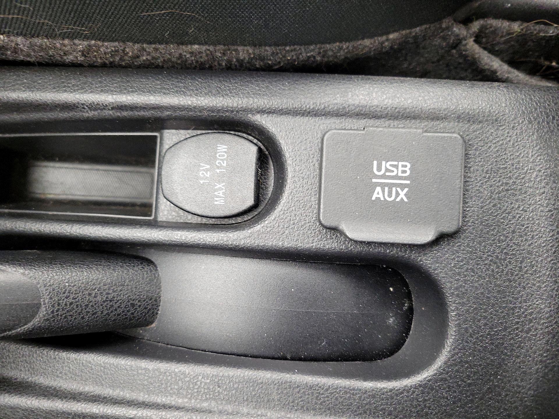 Thumbnail: 2016 Nissan Versa - 17