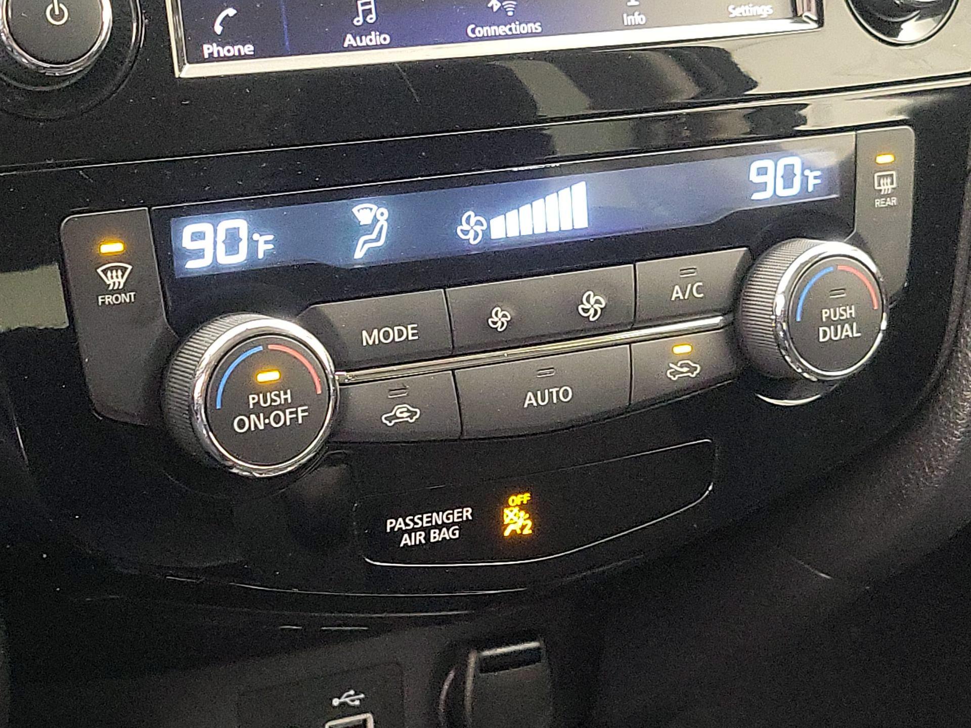 Thumbnail: 2018 Nissan Rogue - 16