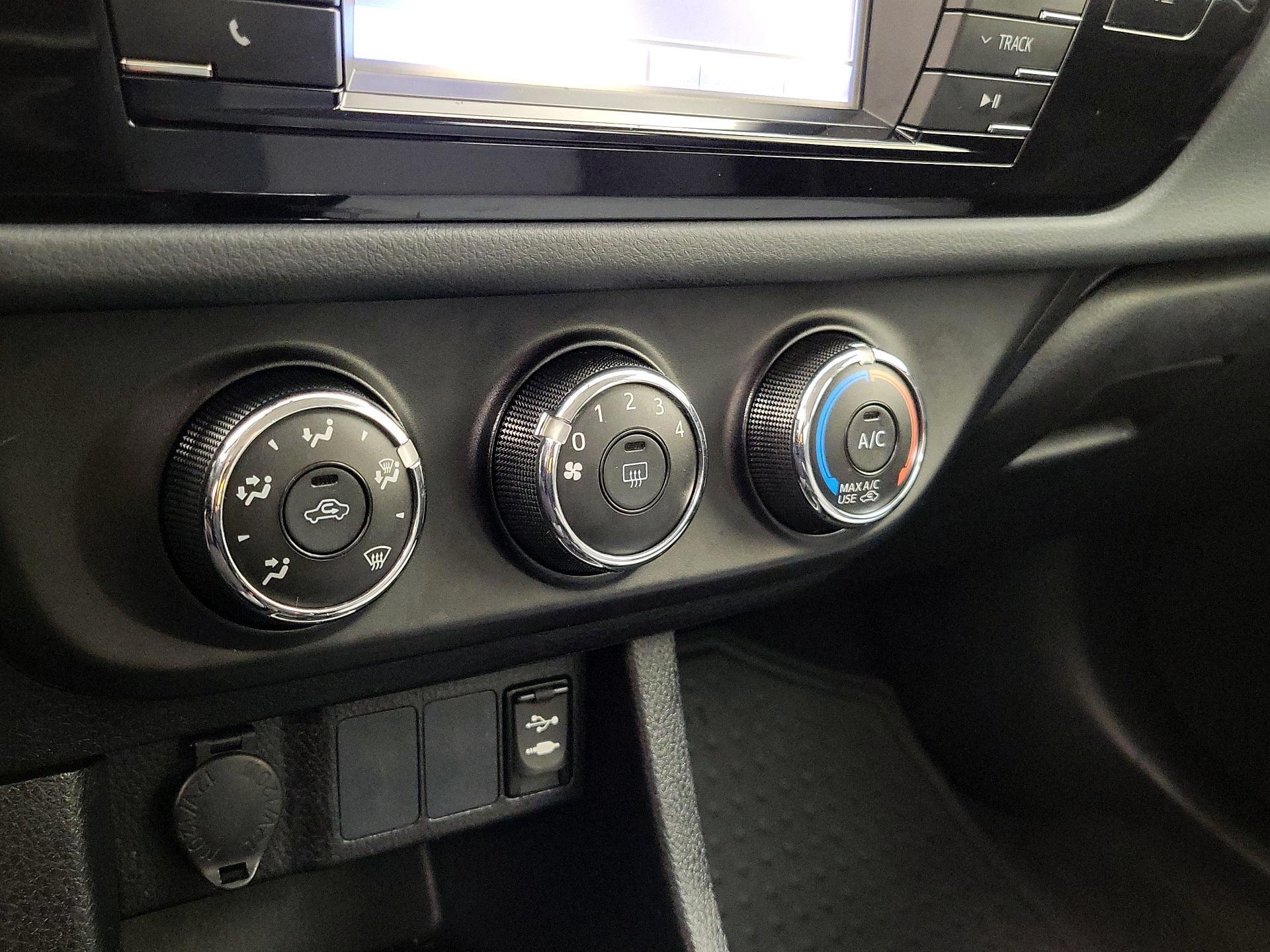 Thumbnail: 2016 Toyota Corolla - 15