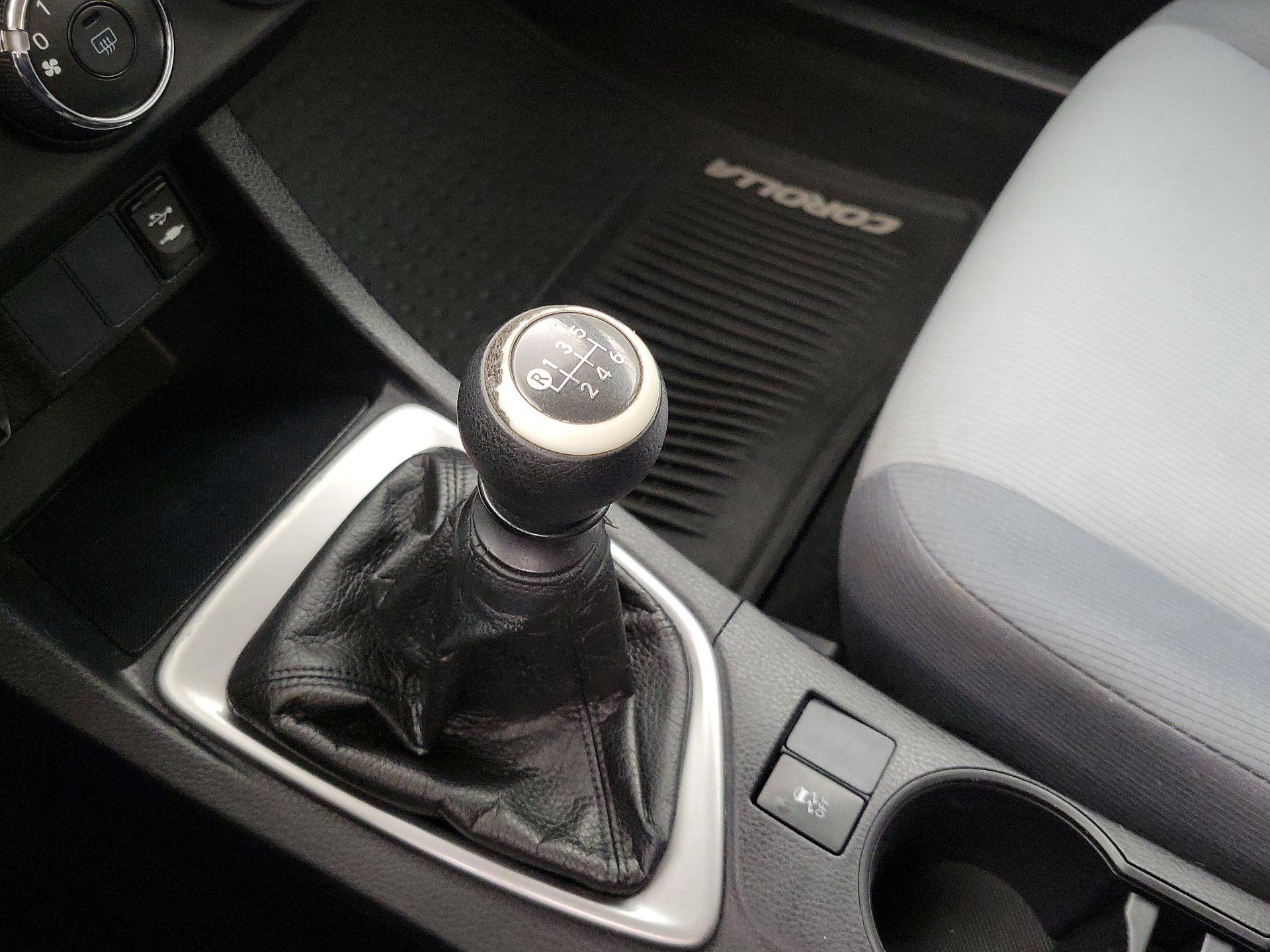 Thumbnail: 2016 Toyota Corolla - 16