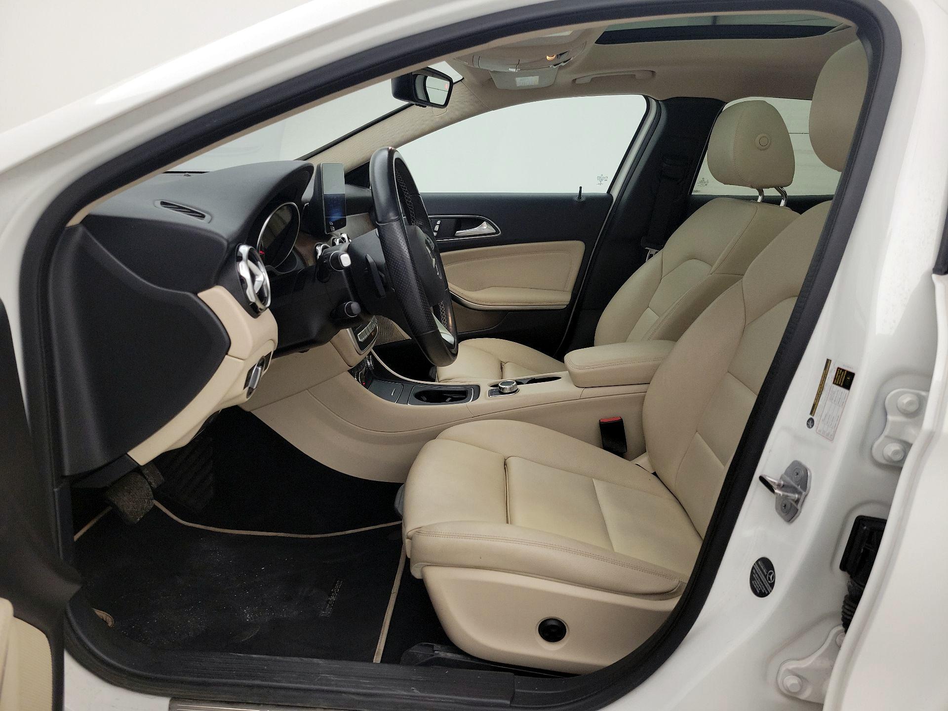 Thumbnail: 2019 Mercedes-Benz GLA - 11