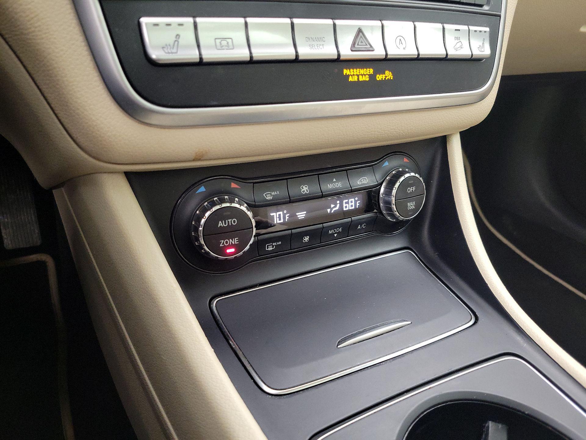 Thumbnail: 2019 Mercedes-Benz GLA - 16