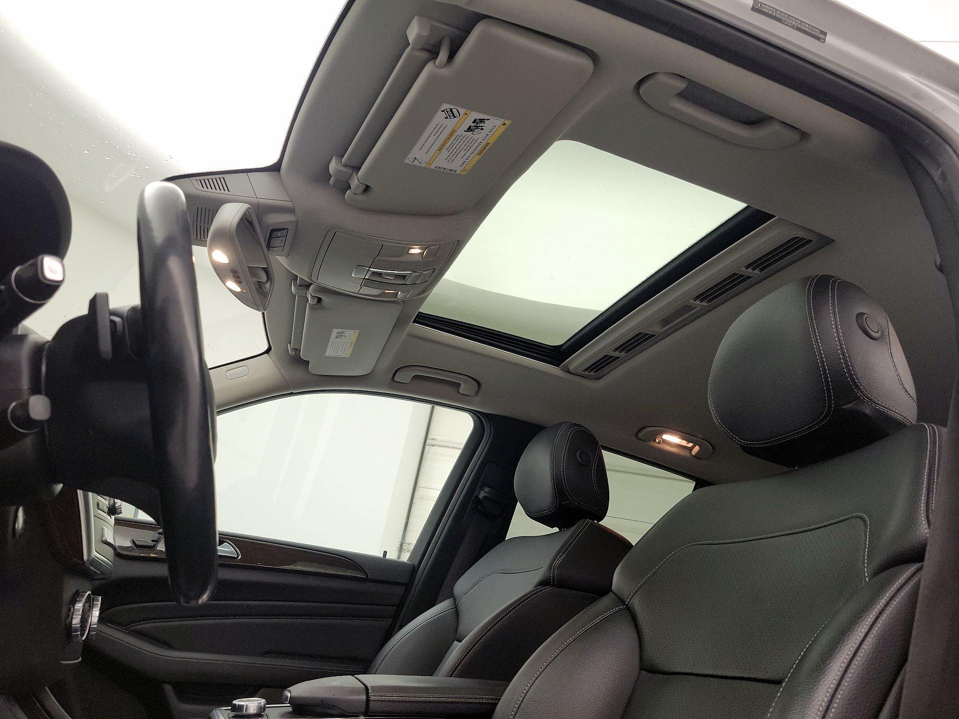 Thumbnail: 2015 Mercedes-Benz M-Class - 20