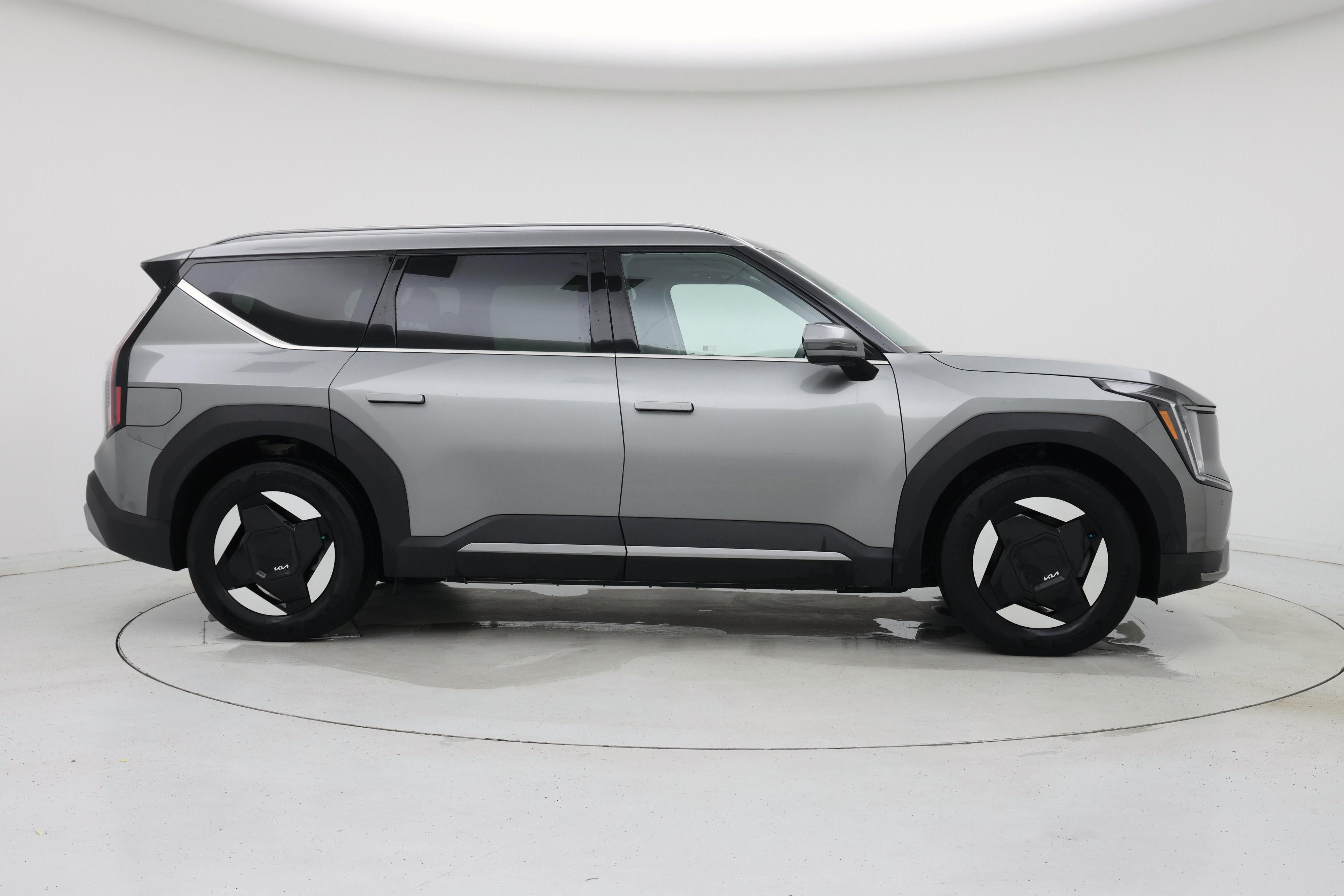 Thumbnail: 2024 Kia EV9 - 7