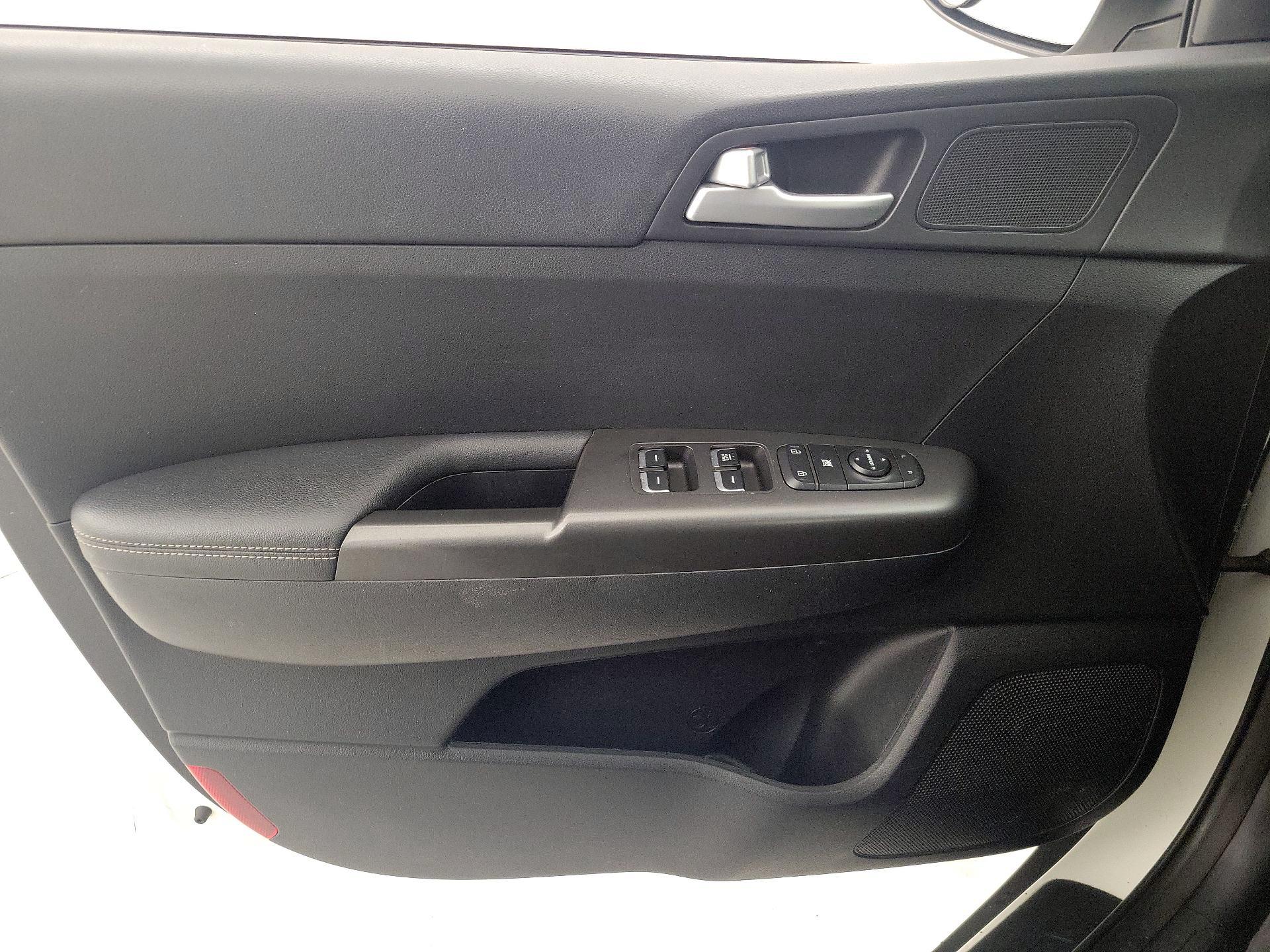 Thumbnail: 2020 Kia Sportage - 12