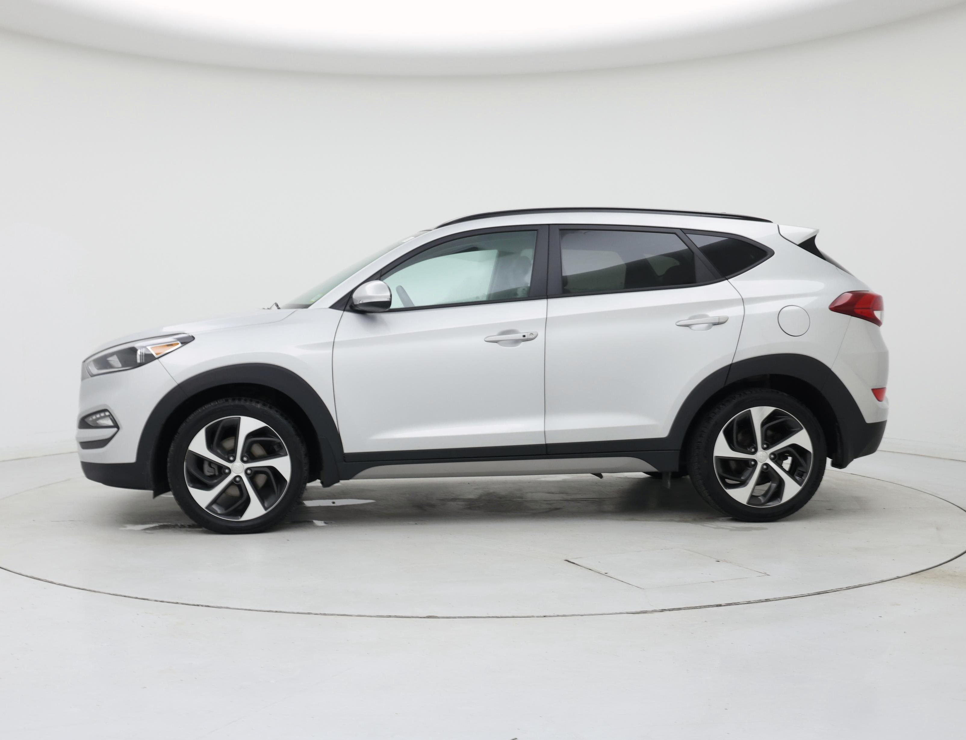 Thumbnail: 2018 Hyundai Tucson - 3