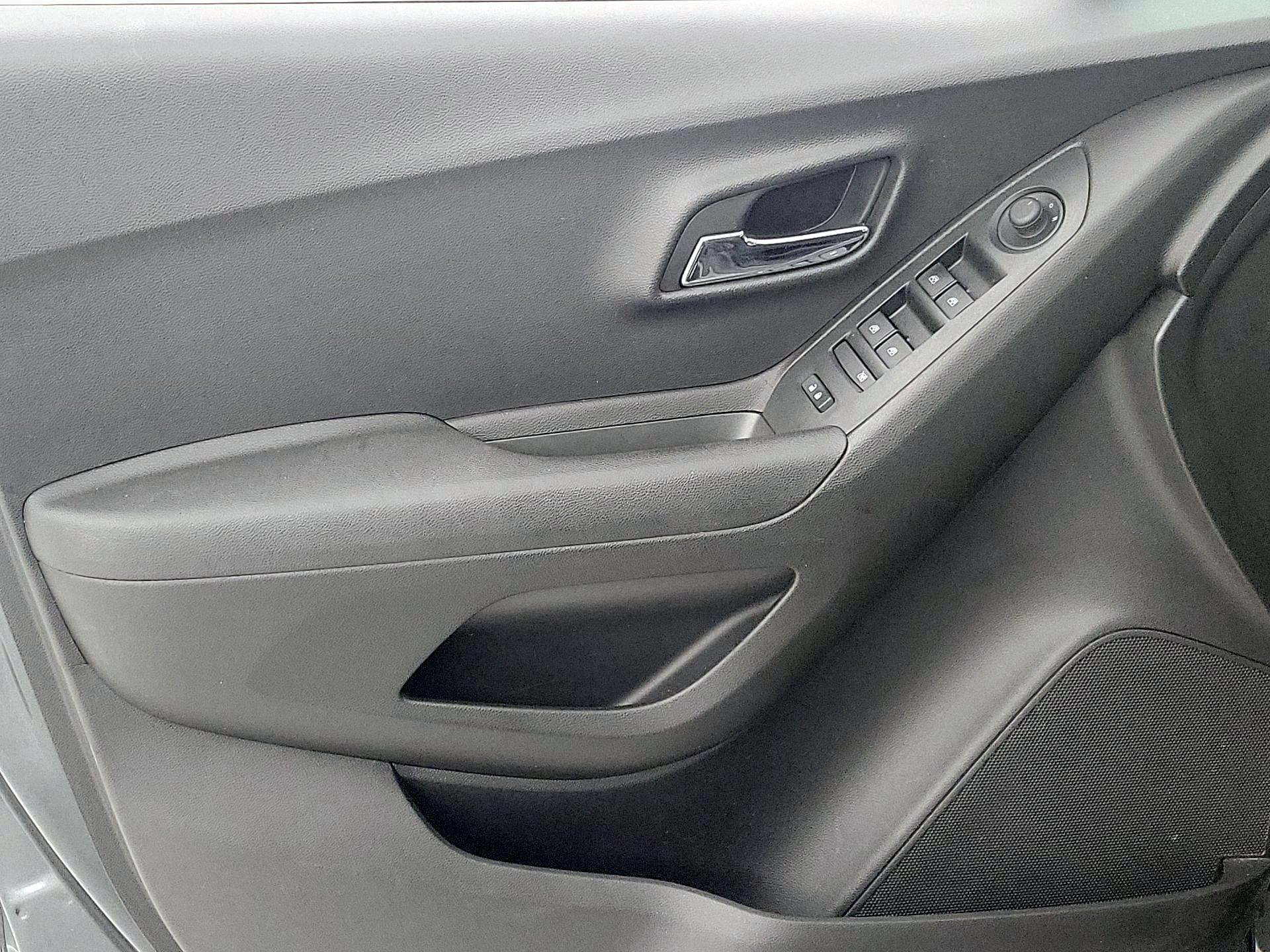 Thumbnail: 2019 Chevrolet Trax - 12