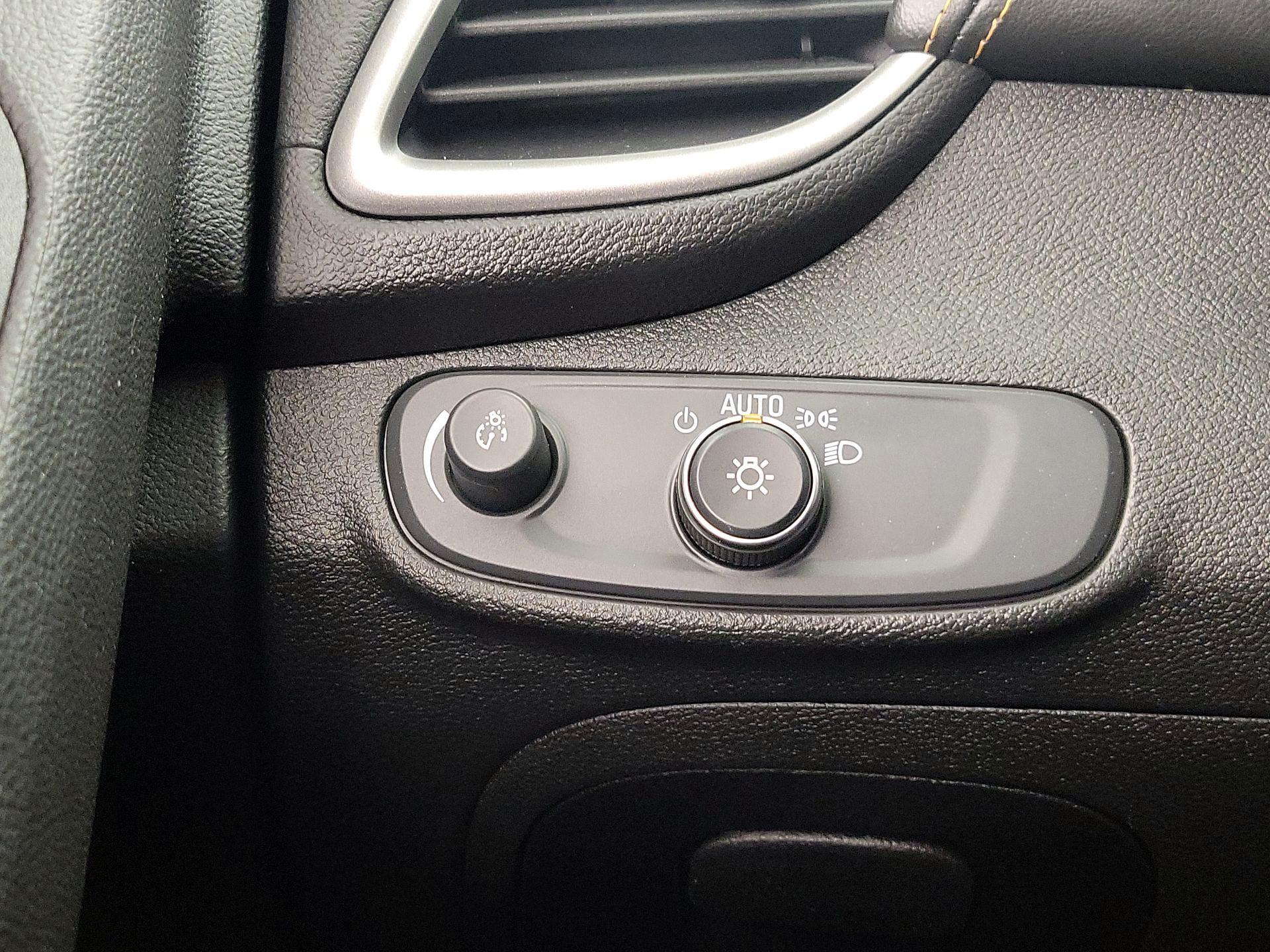 Thumbnail: 2019 Chevrolet Trax - 13