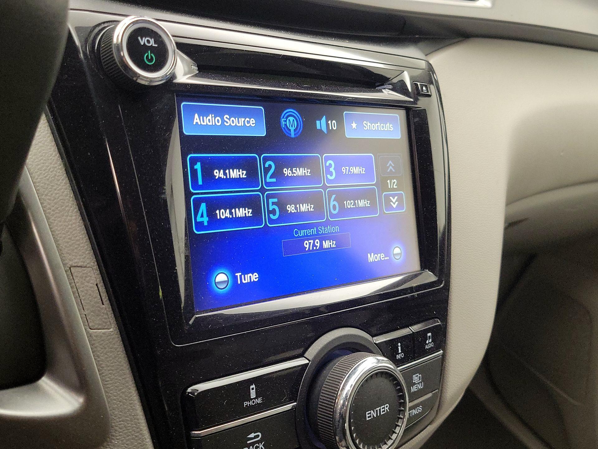 Thumbnail: 2015 Honda Odyssey - 15