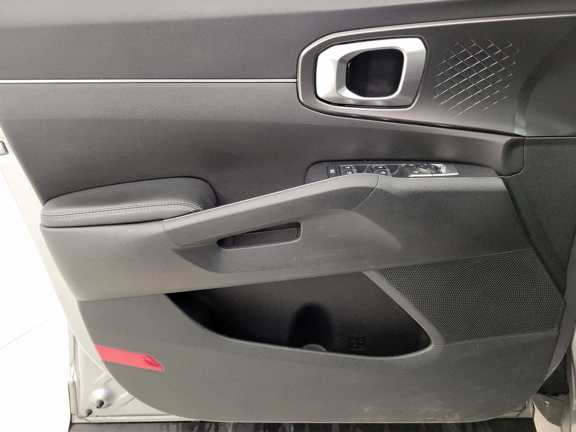 Thumbnail: 2022 Kia Sorento - 12