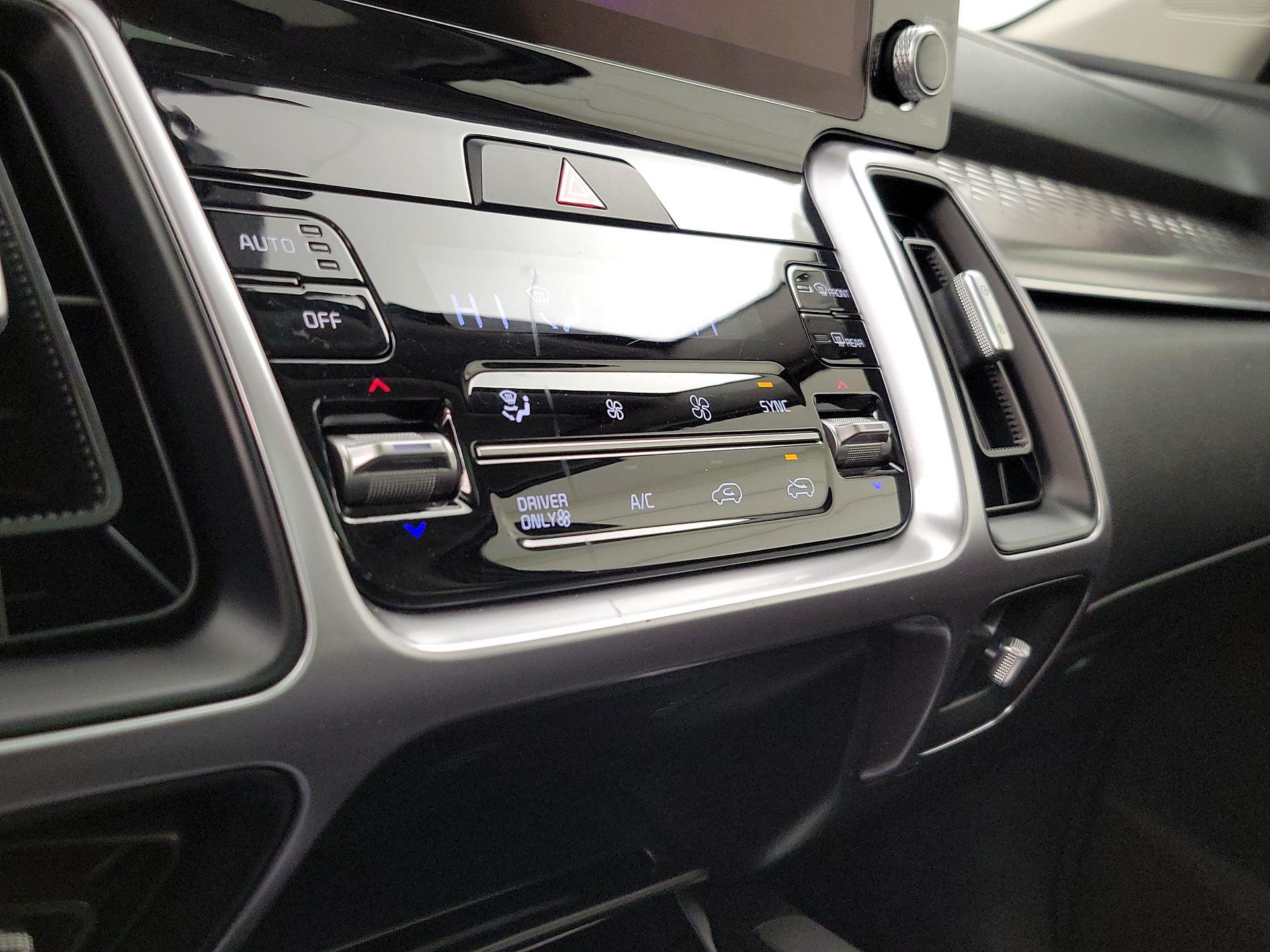 Thumbnail: 2022 Kia Sorento - 17