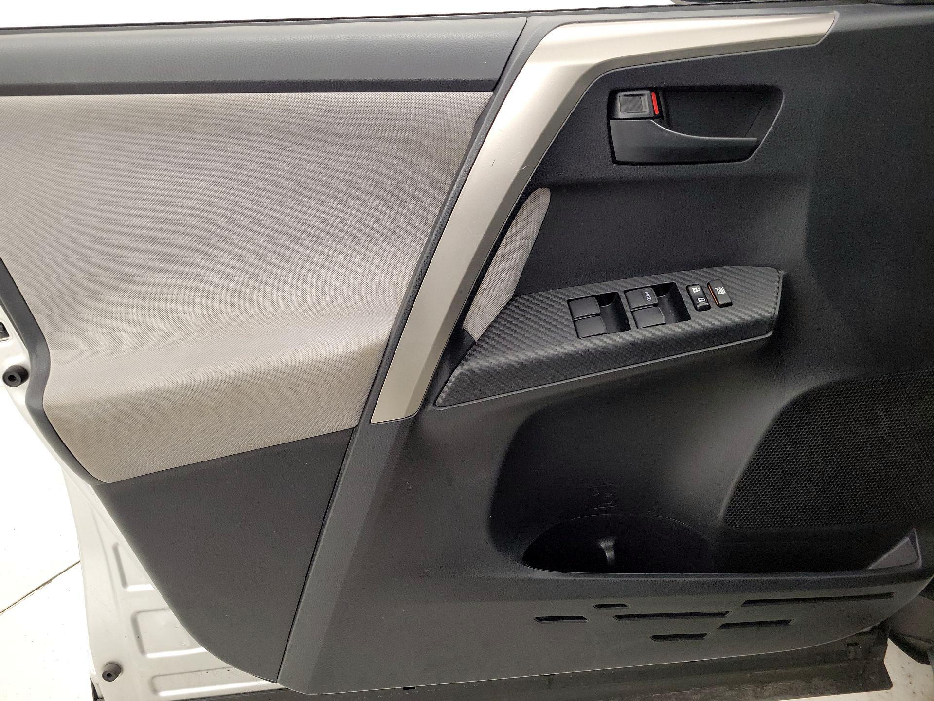 Thumbnail: 2014 Toyota RAV4 - 12