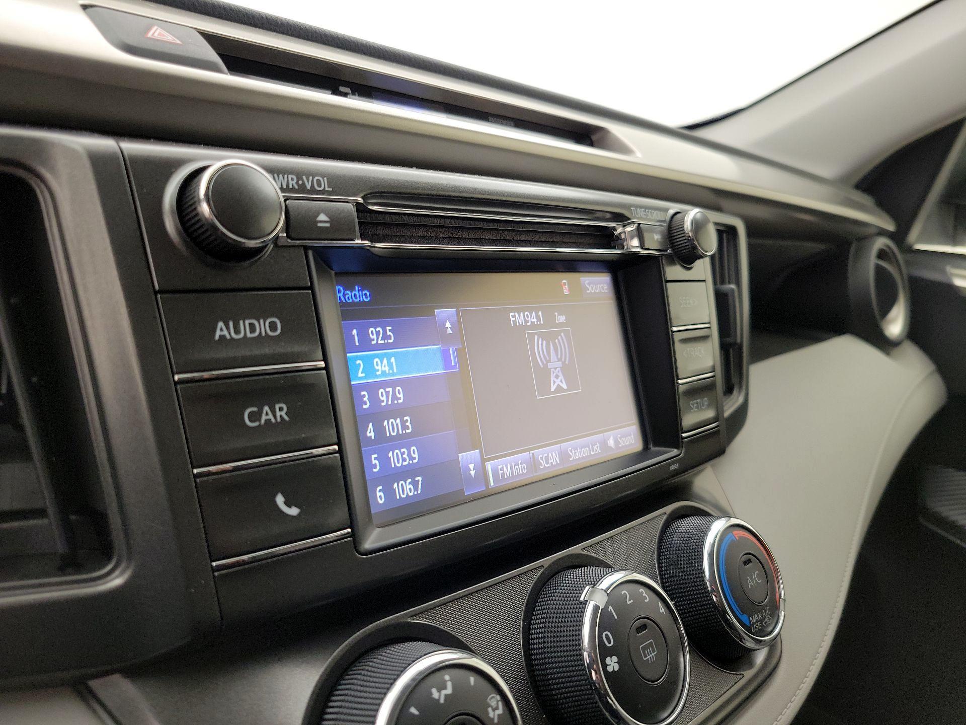 Thumbnail: 2014 Toyota RAV4 - 15