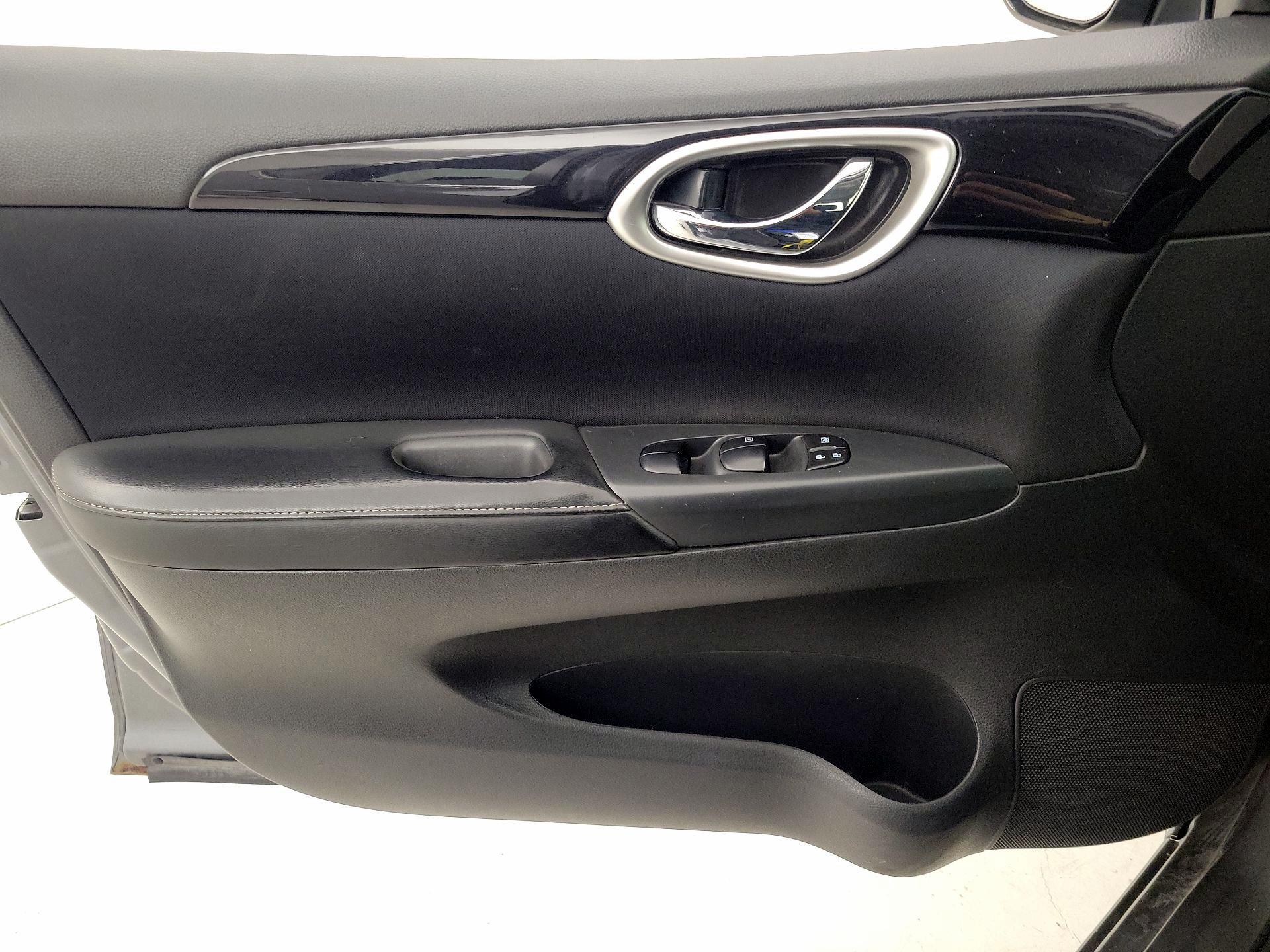 Thumbnail: 2017 Nissan Sentra - 12