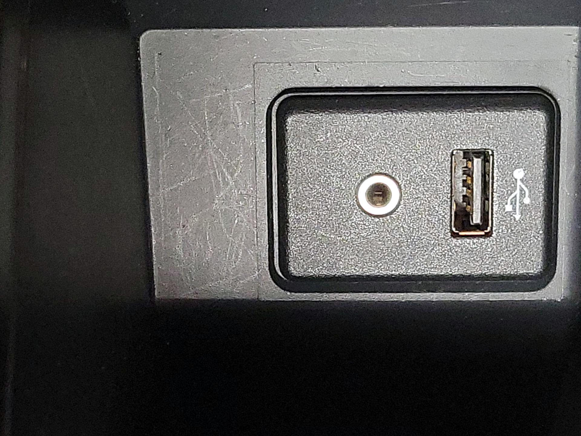 Thumbnail: 2017 Nissan Sentra - 18