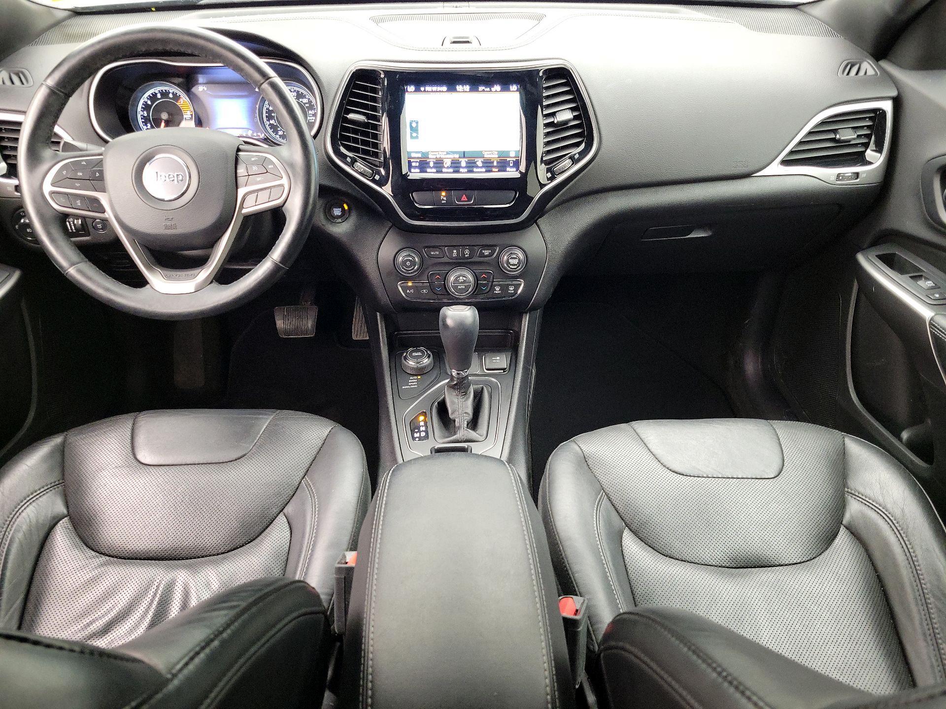 Thumbnail: 2019 Jeep Cherokee - 9