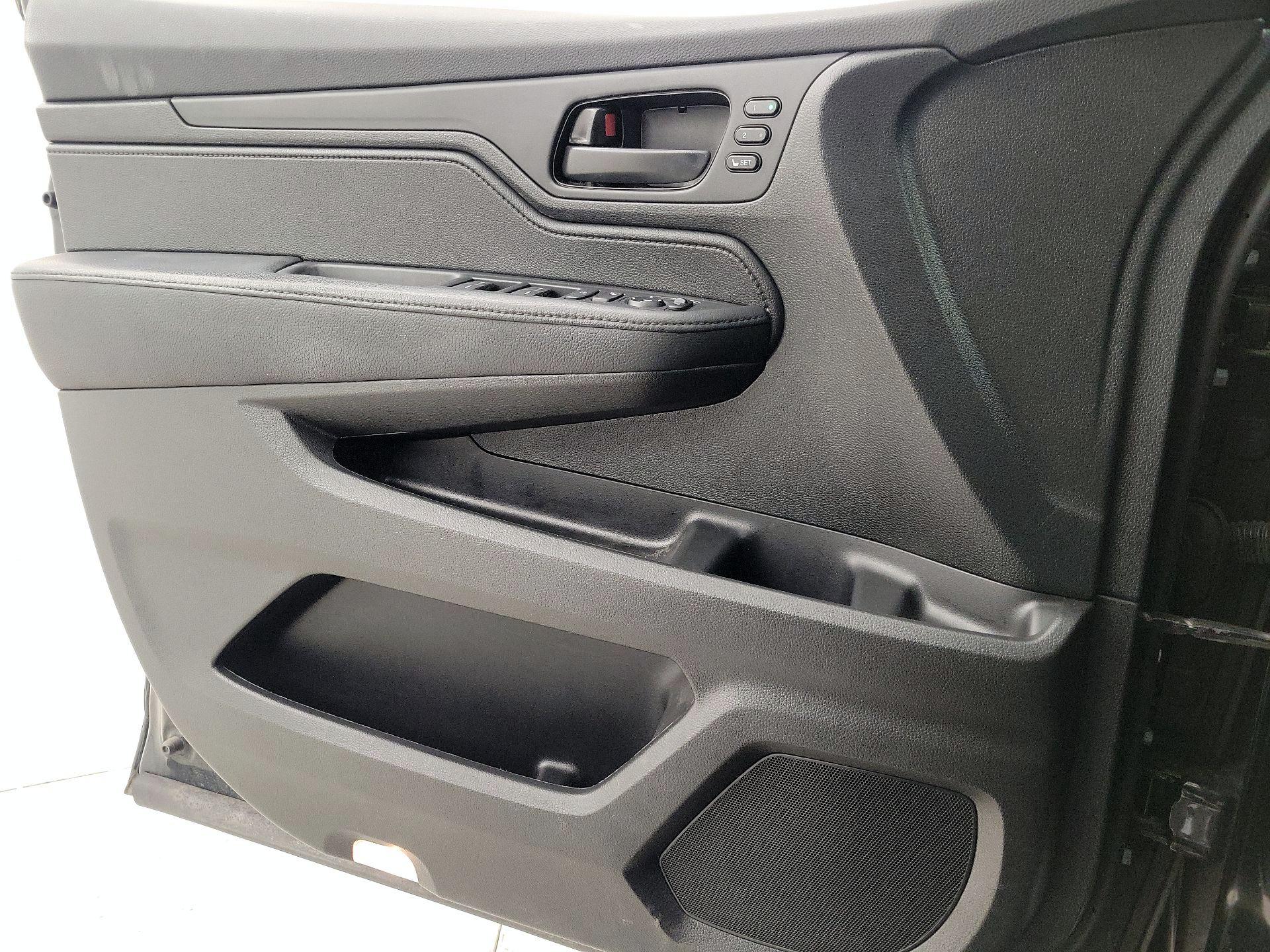 Thumbnail: 2021 Honda Odyssey - 12