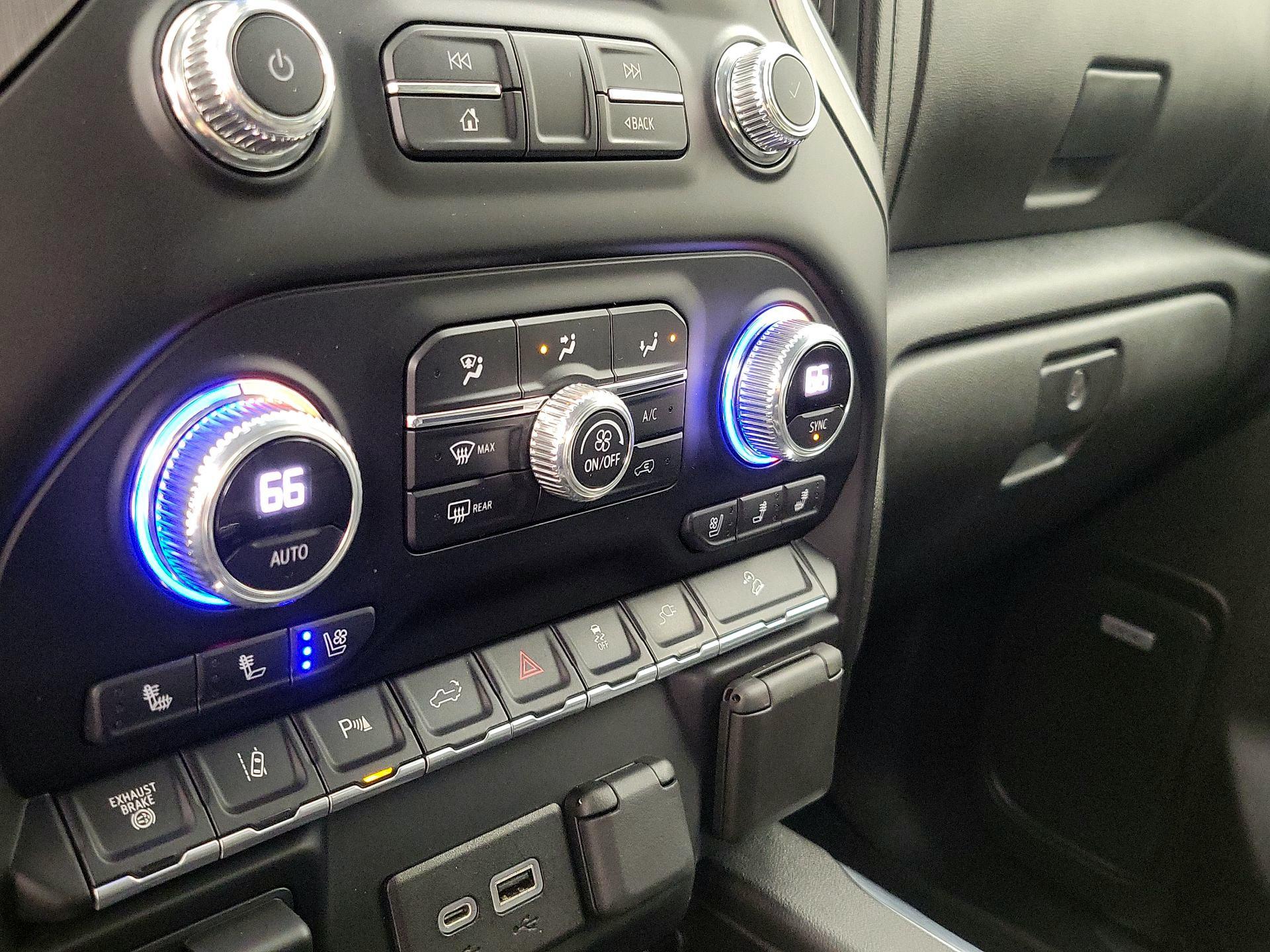 Thumbnail: 2022 GMC Sierra 3500 - 16