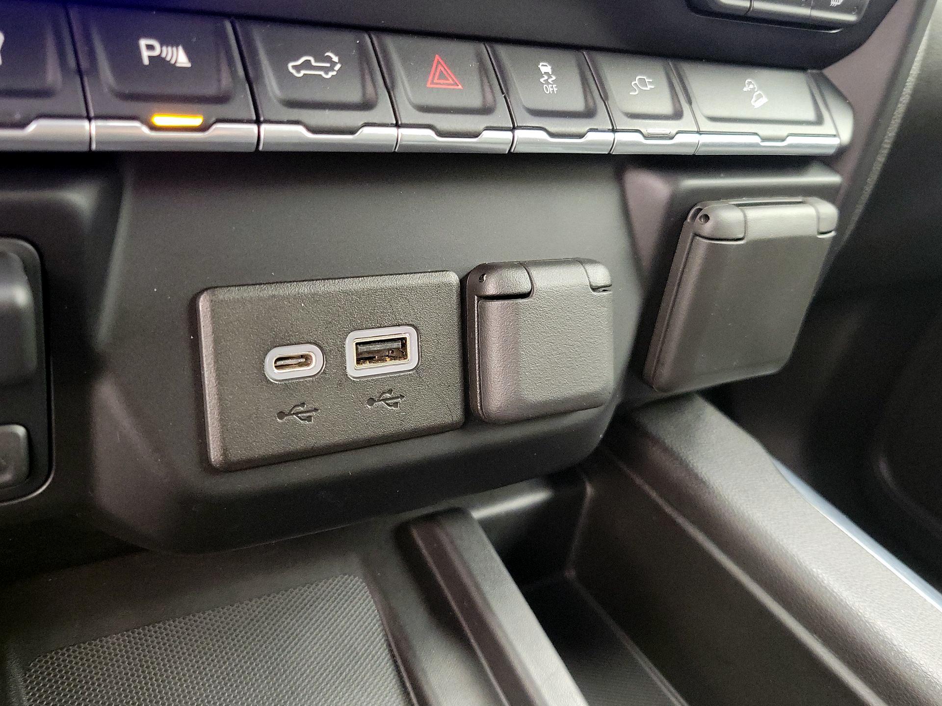 Thumbnail: 2022 GMC Sierra 3500 - 18