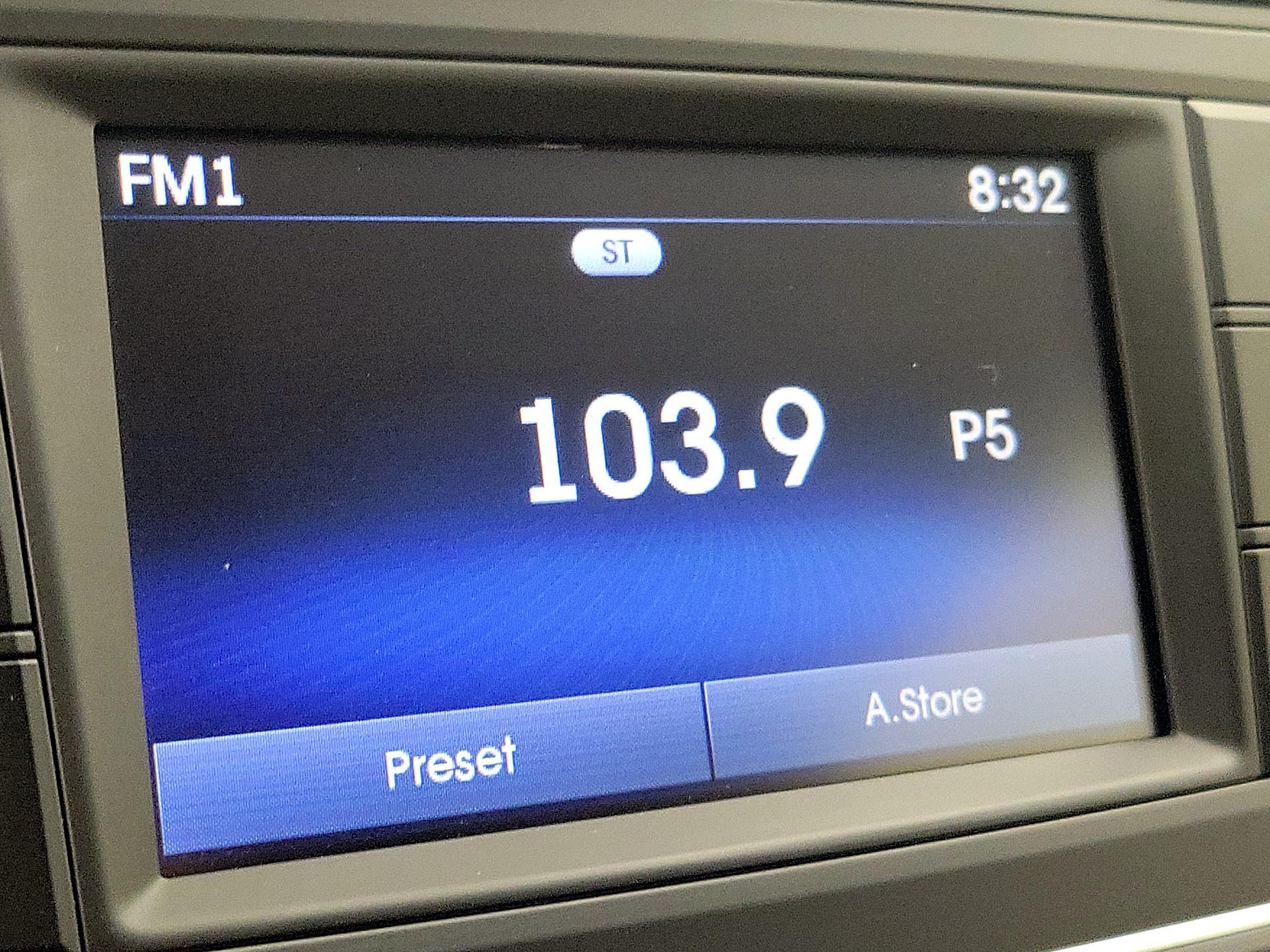 Thumbnail: 2017 Hyundai Santa Fe - 15