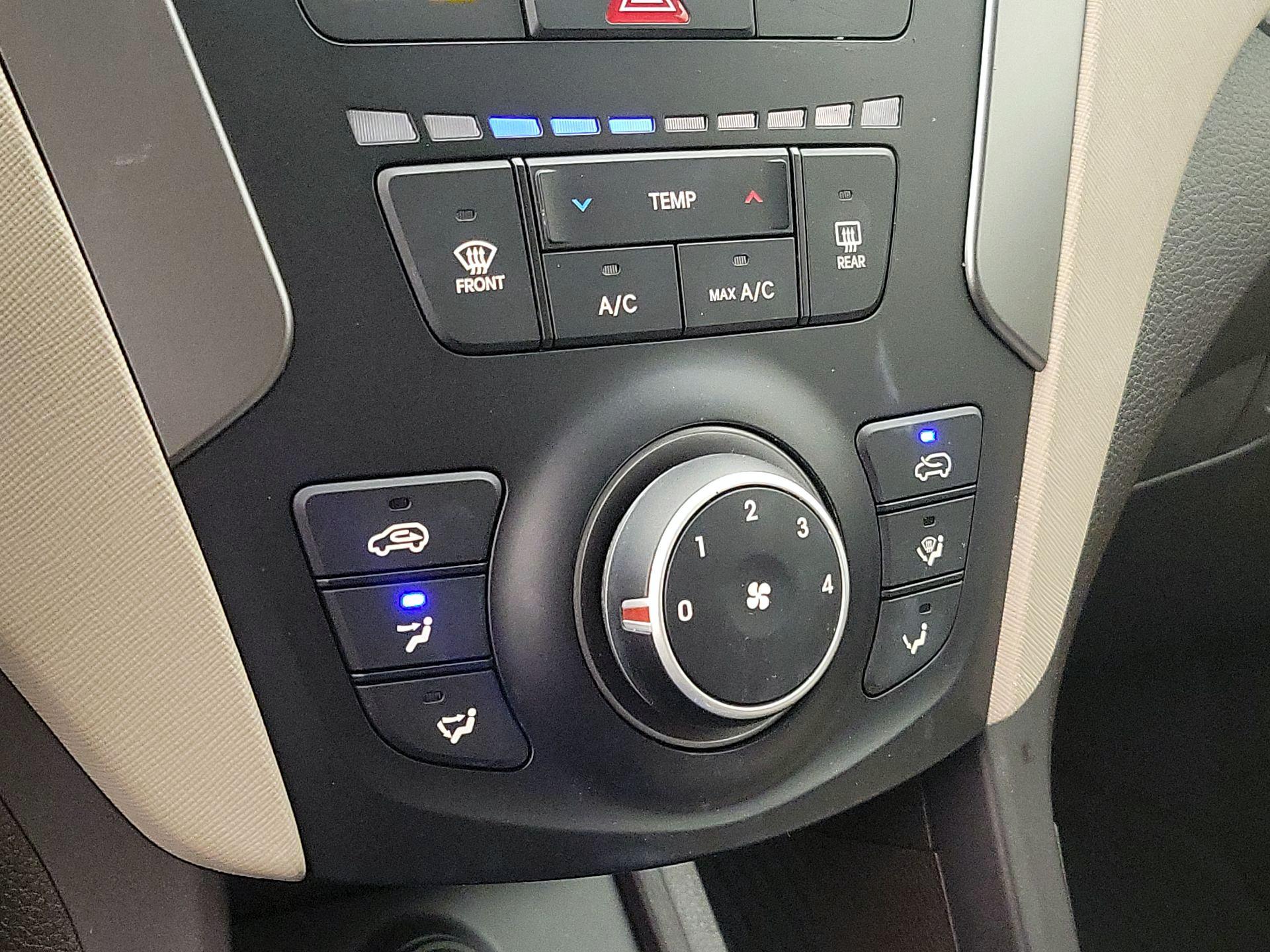 Thumbnail: 2017 Hyundai Santa Fe - 16