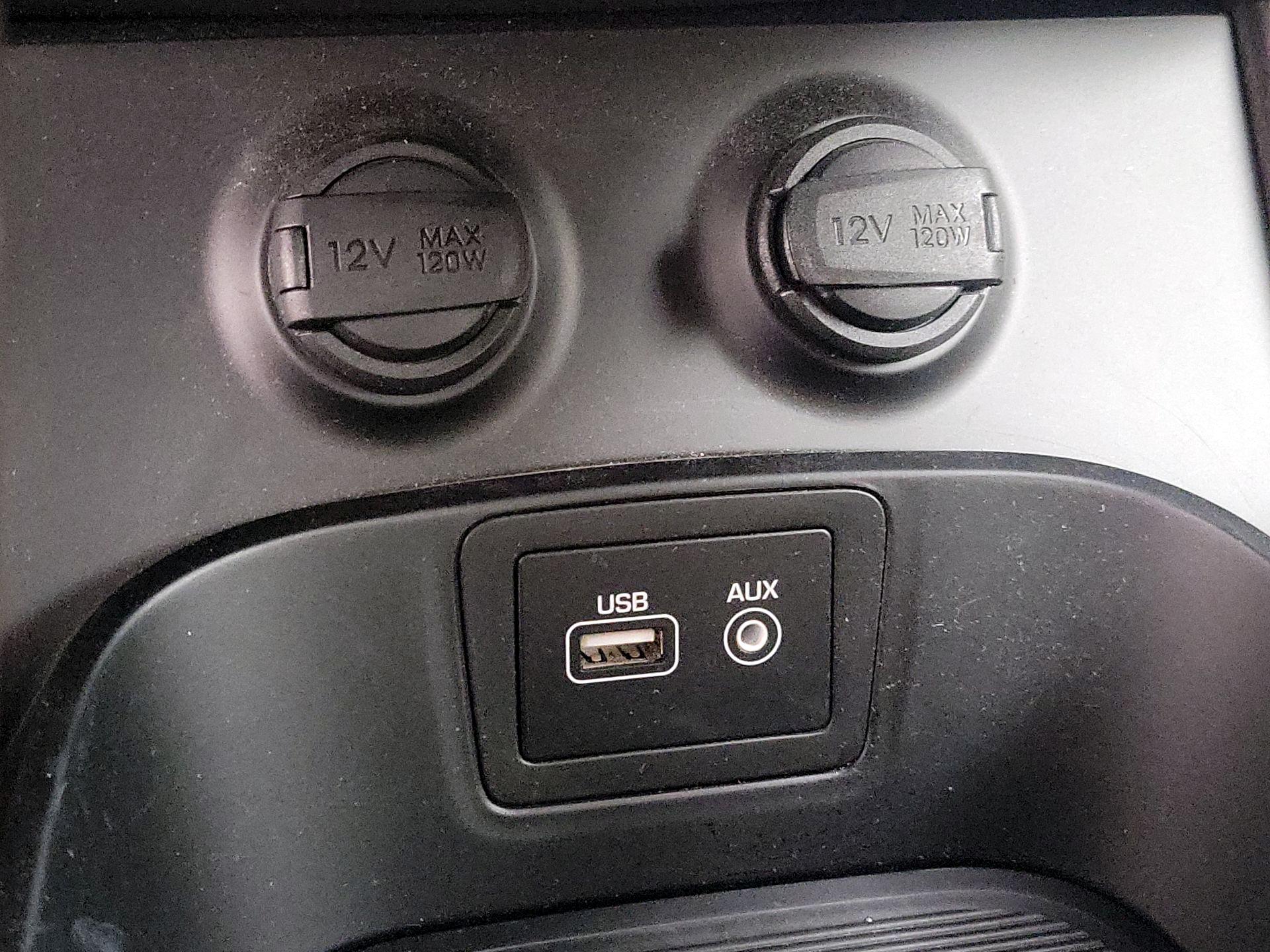 Thumbnail: 2017 Hyundai Santa Fe - 18