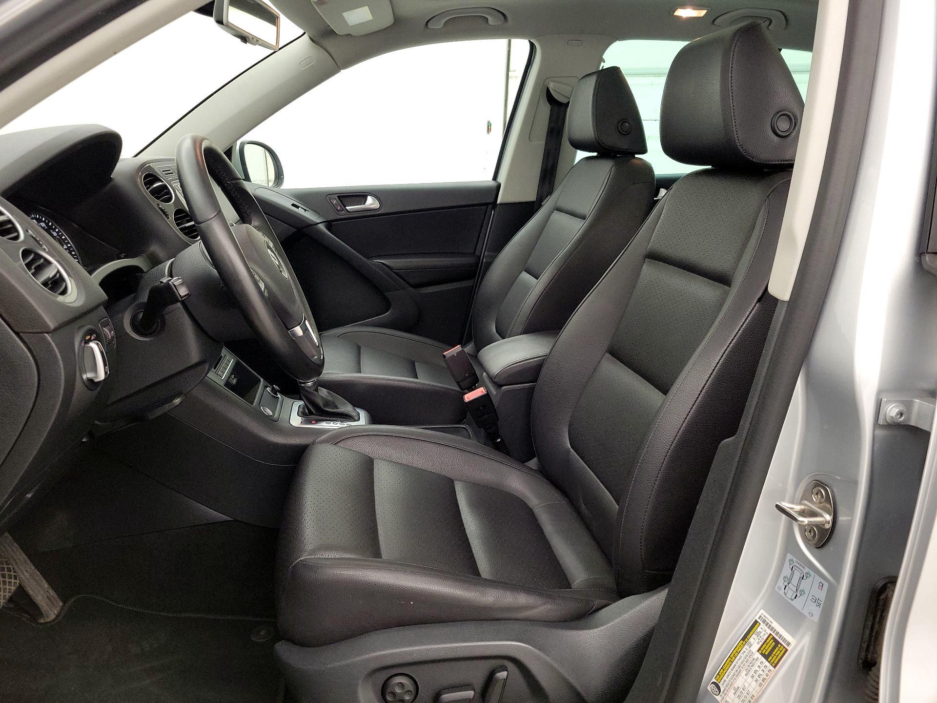 Thumbnail: 2017 Volkswagen Tiguan - 11