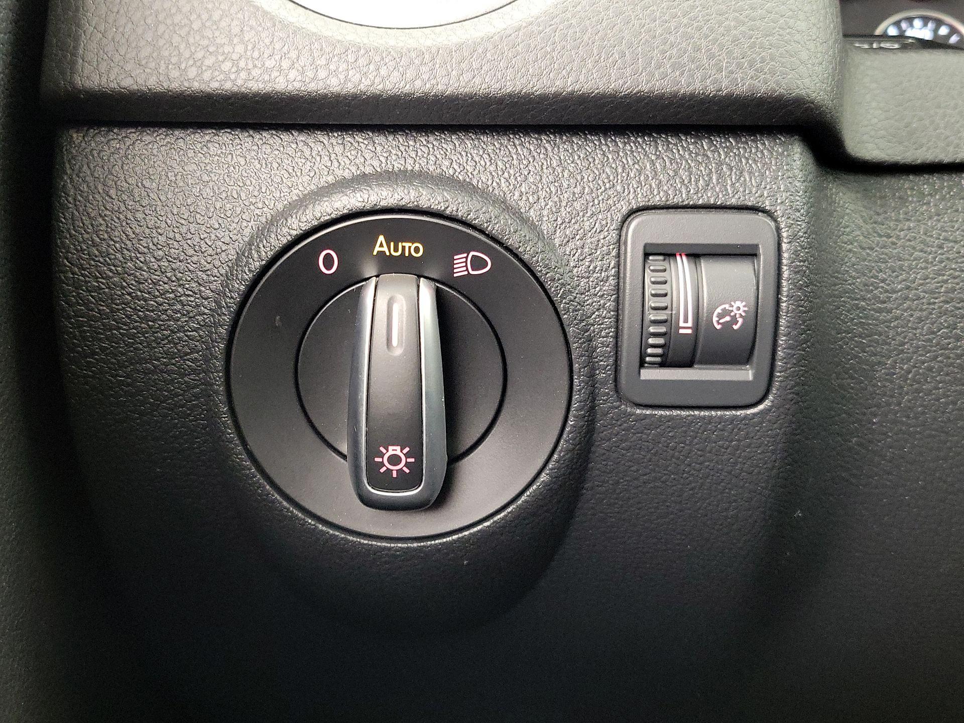 Thumbnail: 2017 Volkswagen Tiguan - 13