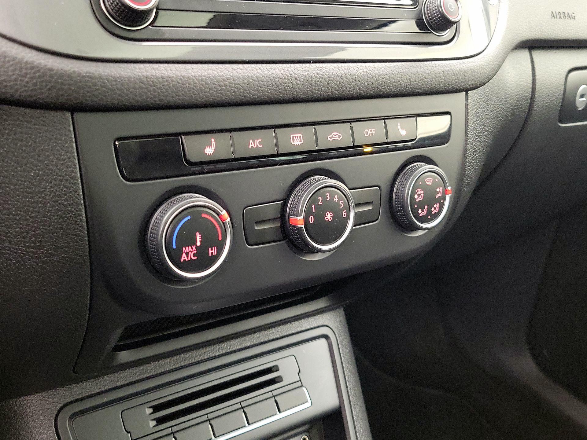 Thumbnail: 2017 Volkswagen Tiguan - 16