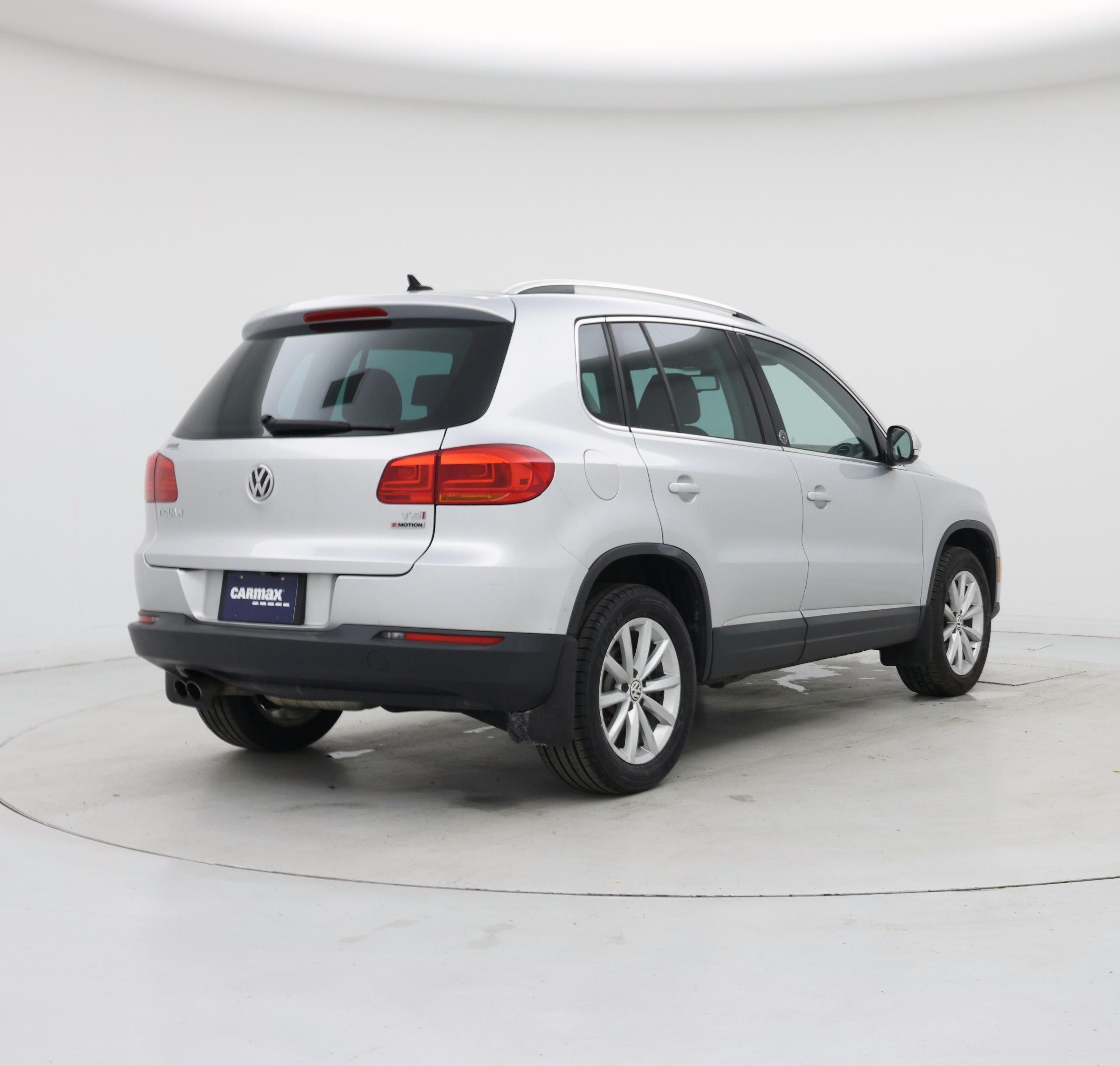 Thumbnail: 2017 Volkswagen Tiguan - 8