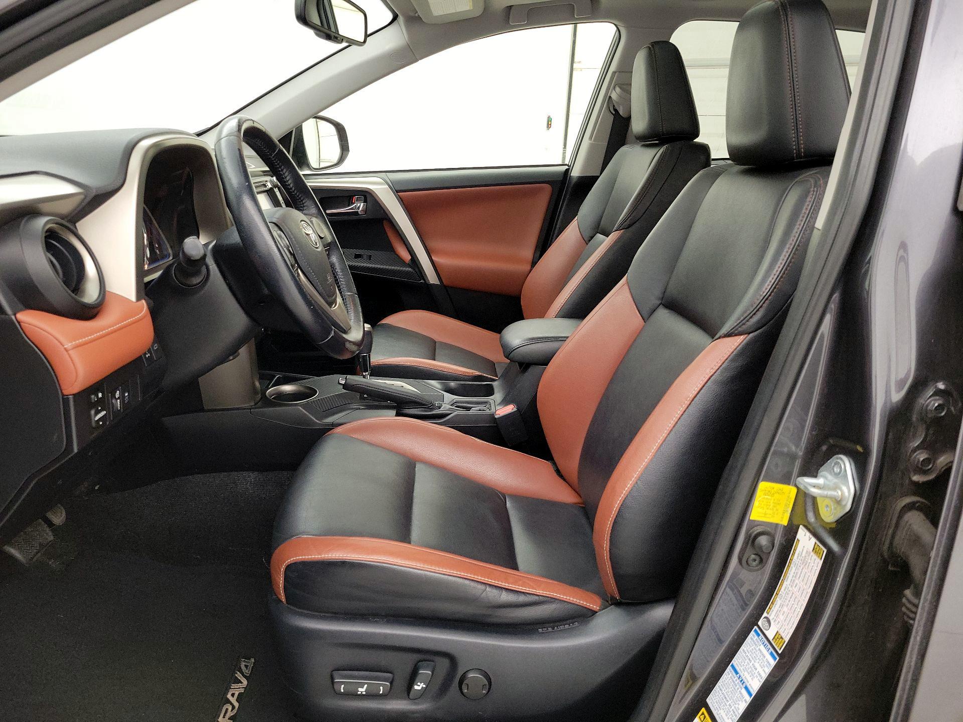 Thumbnail: 2015 Toyota RAV4 - 11