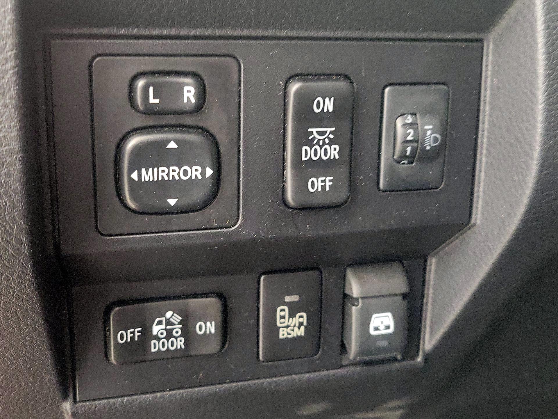 Thumbnail: 2017 Toyota Tundra - 13