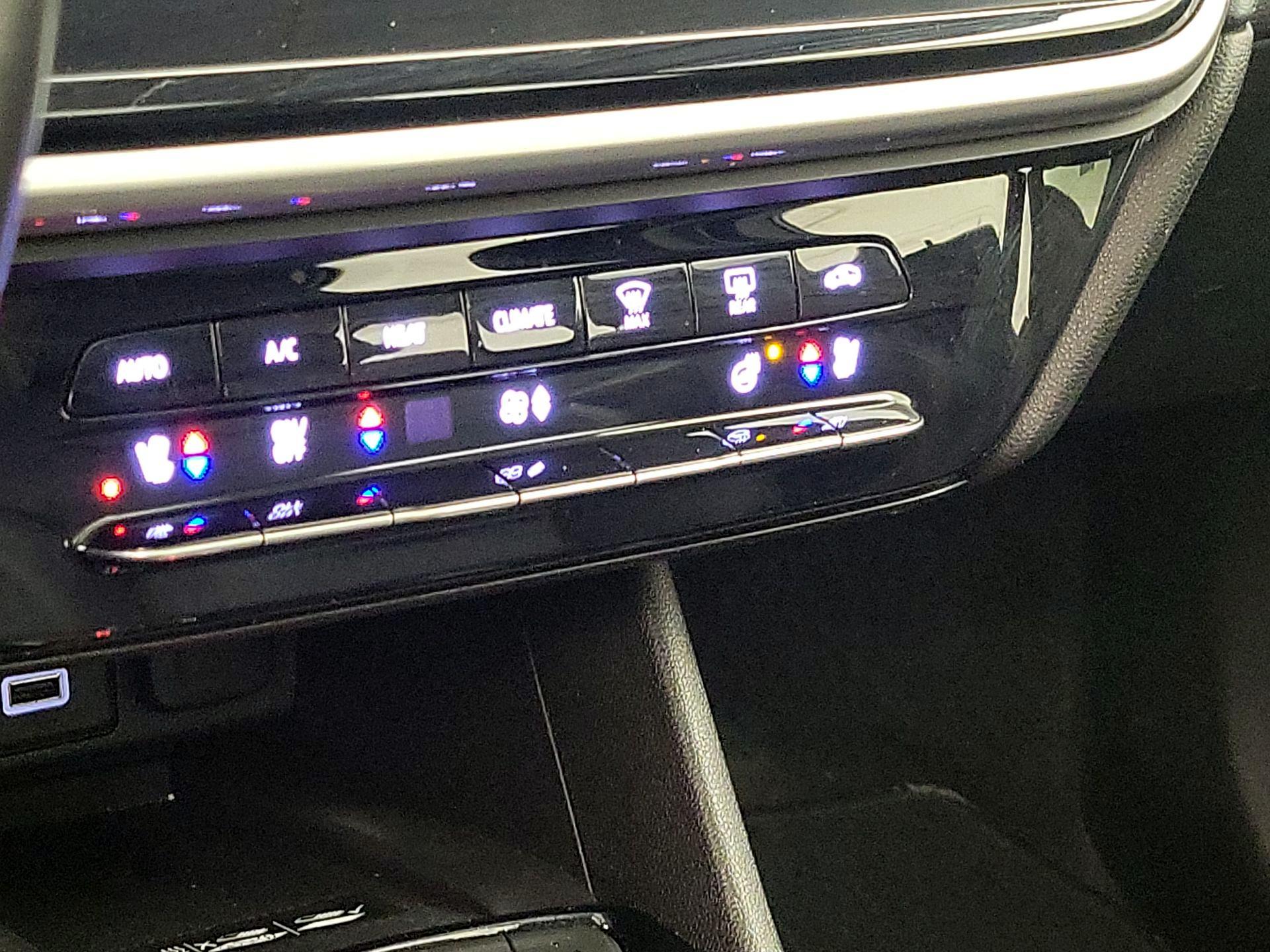 Thumbnail: 2022 Chevrolet Bolt EUV - 17